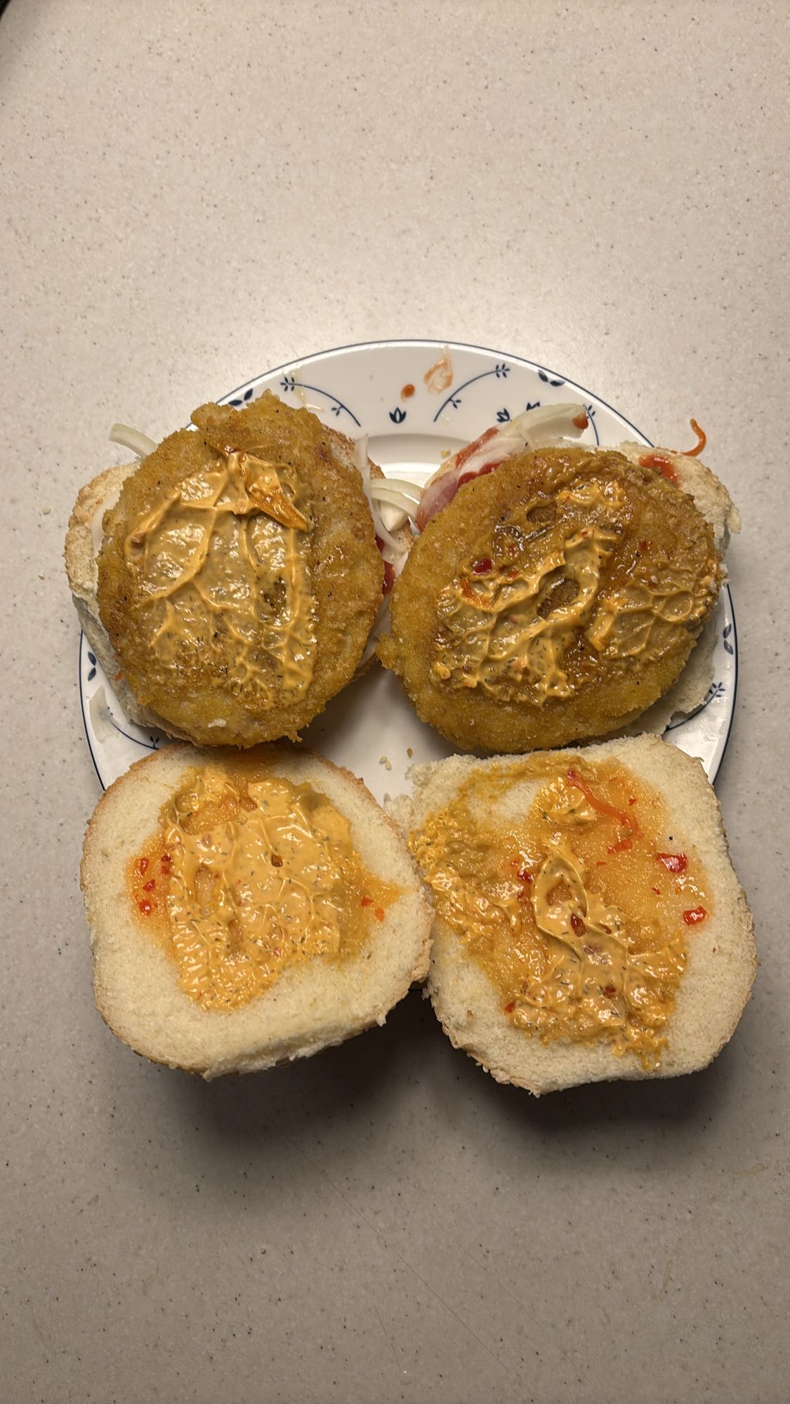 Kyllingburger og løk