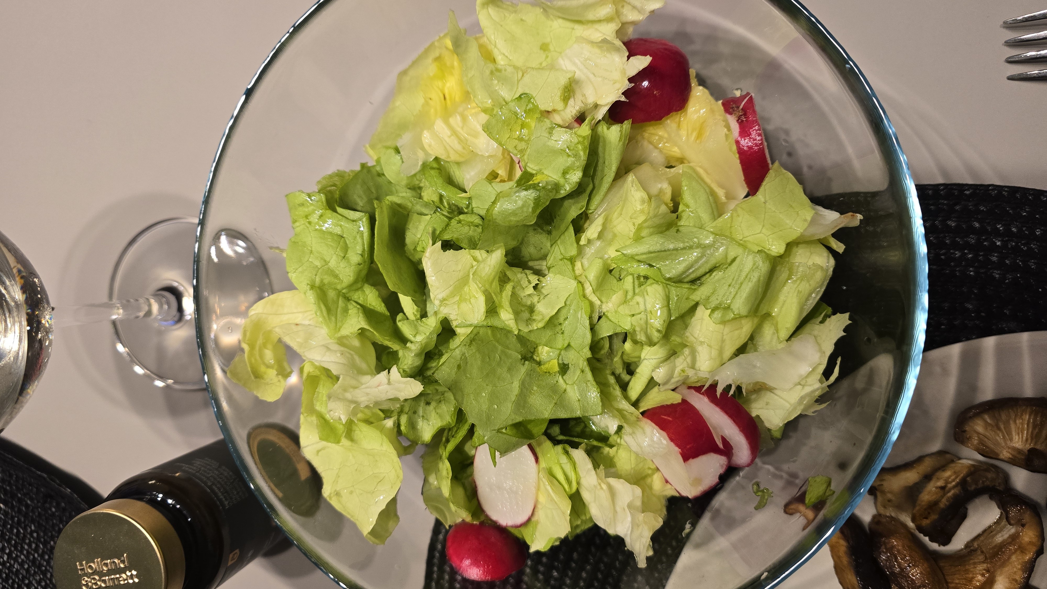 Fresh Lettuce Radish Salad