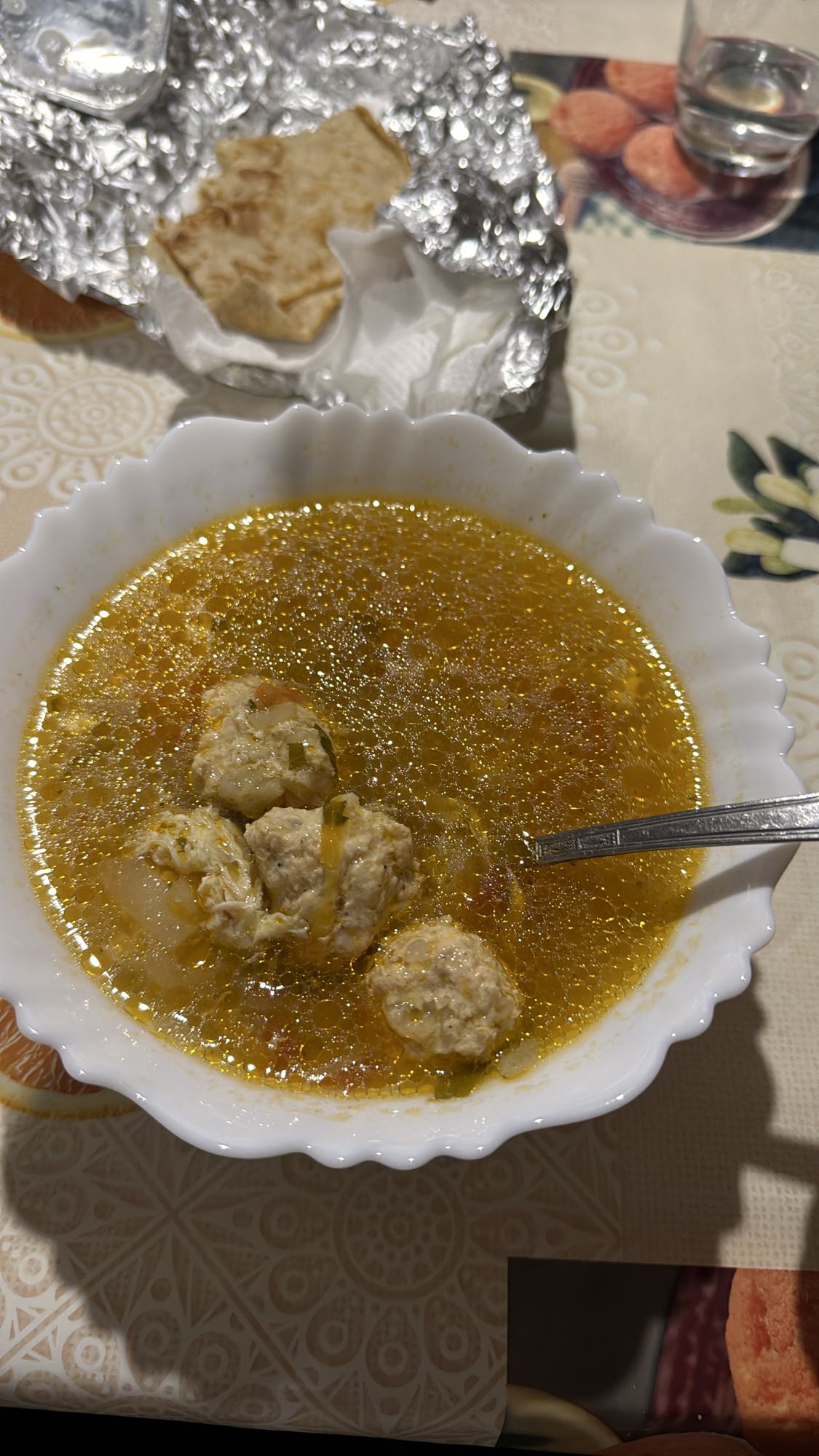 Ciorbă de perișoare cu pâine