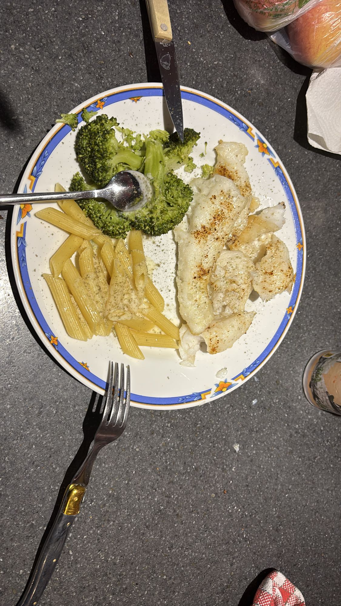 Poisson, pâtes et brocoli
