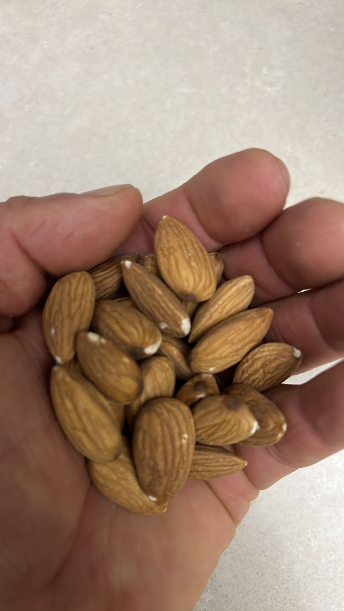 Badem atıştırmalık