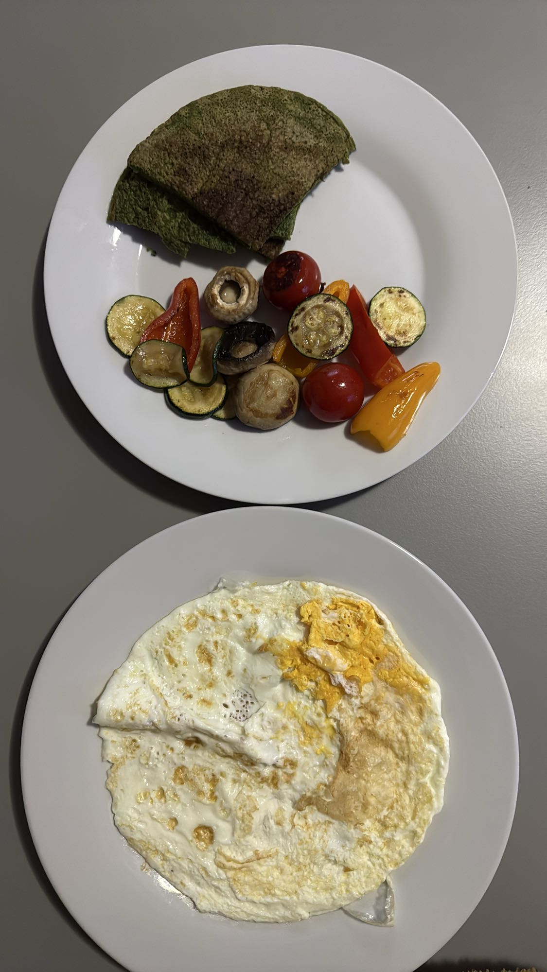 Omlet cu legume și clătită verde