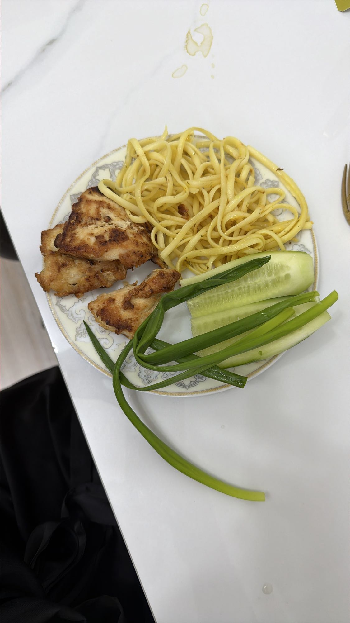 лапша с курицей и овощами