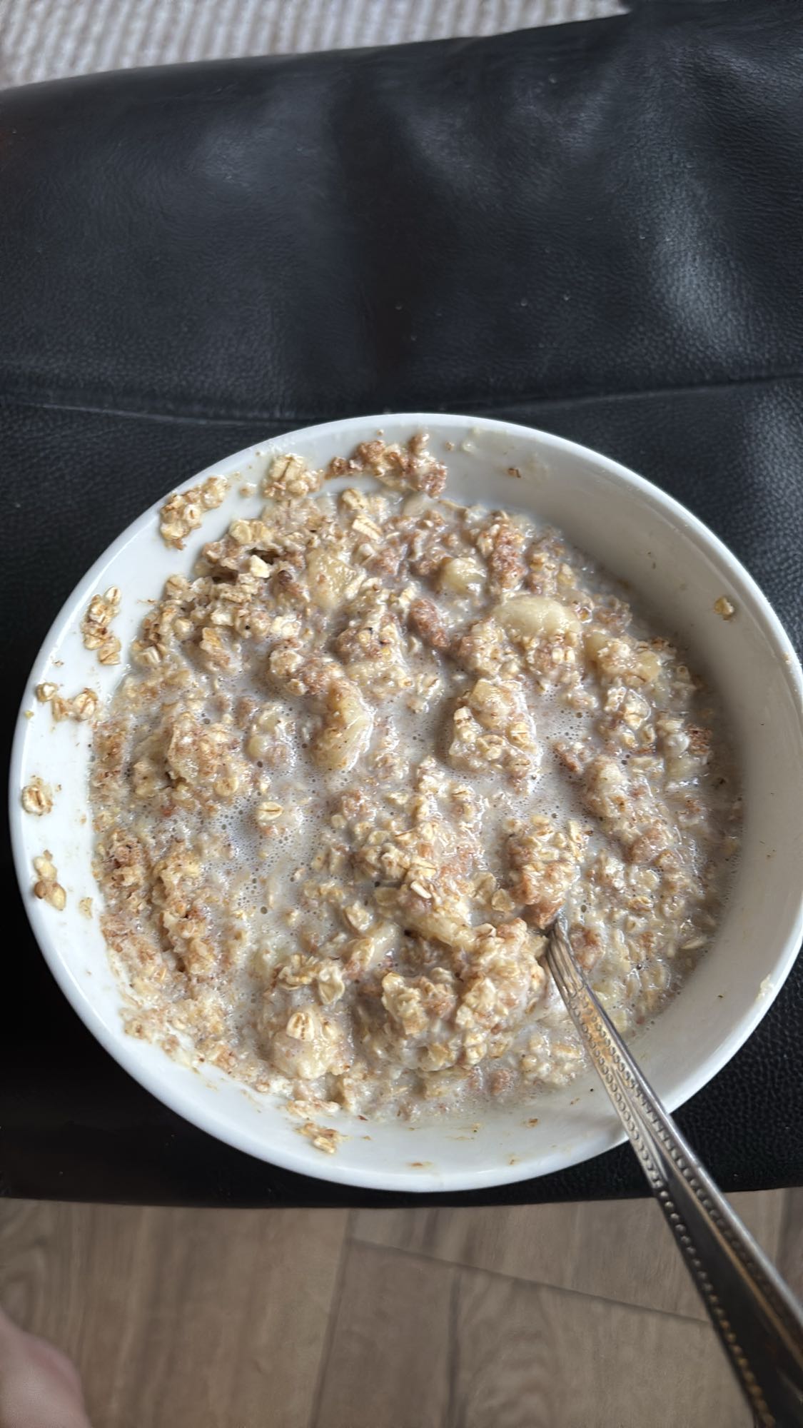 Havregrøt med banan, knekkebrød og proteinpulver