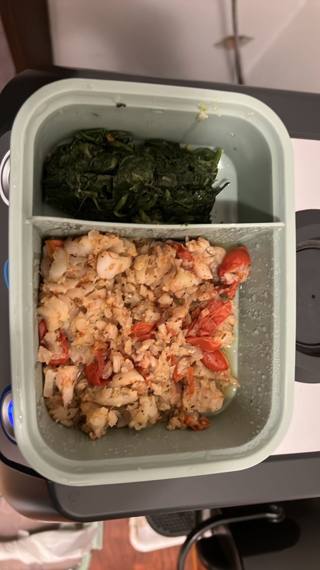 Ikan dan bayam tumis