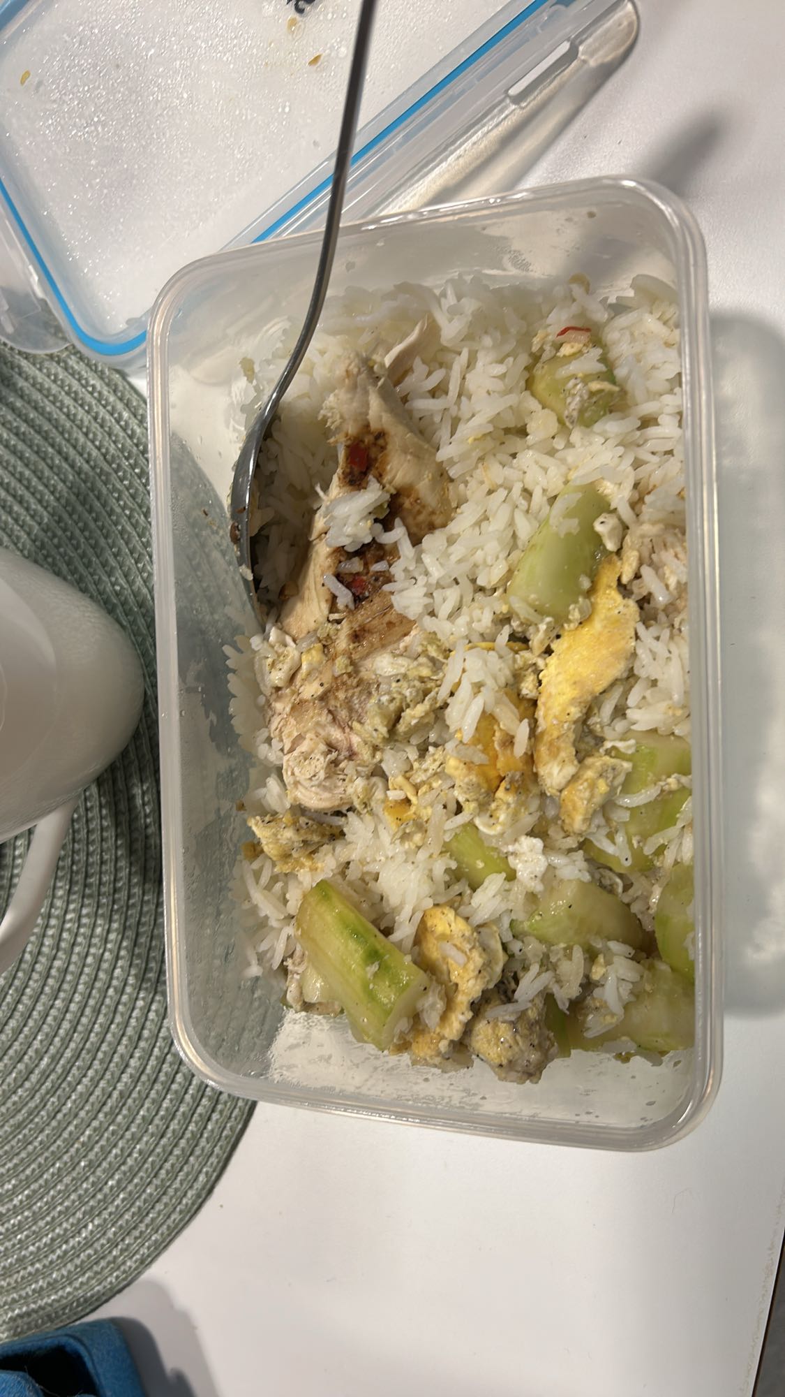 Kylling ris og eggboks