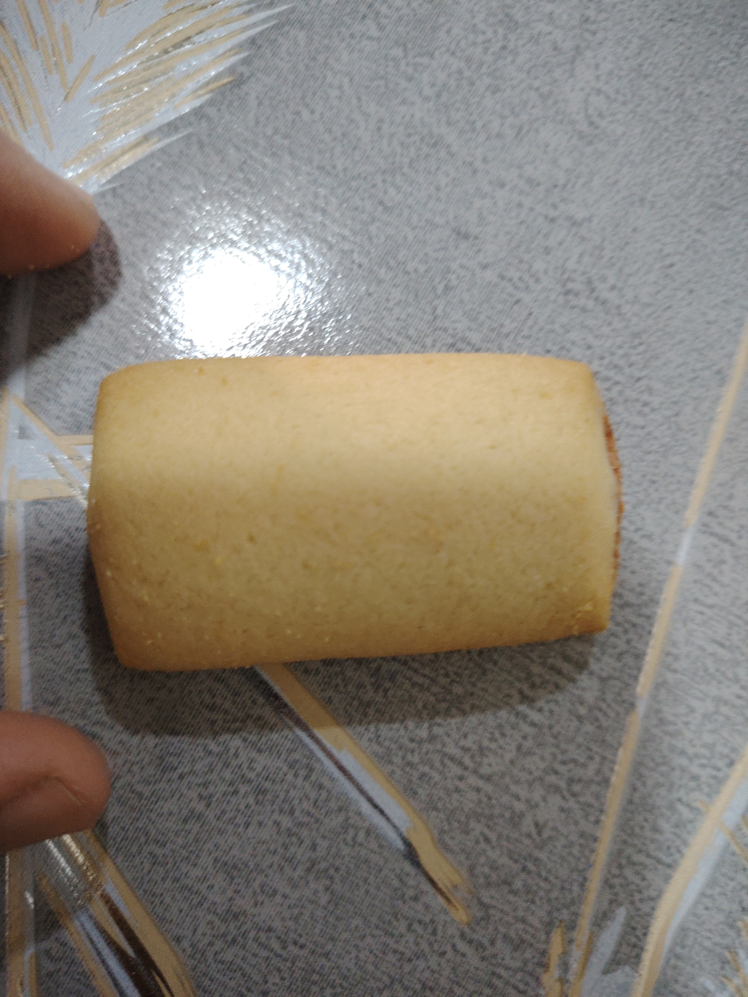 Stuffed cookie roll