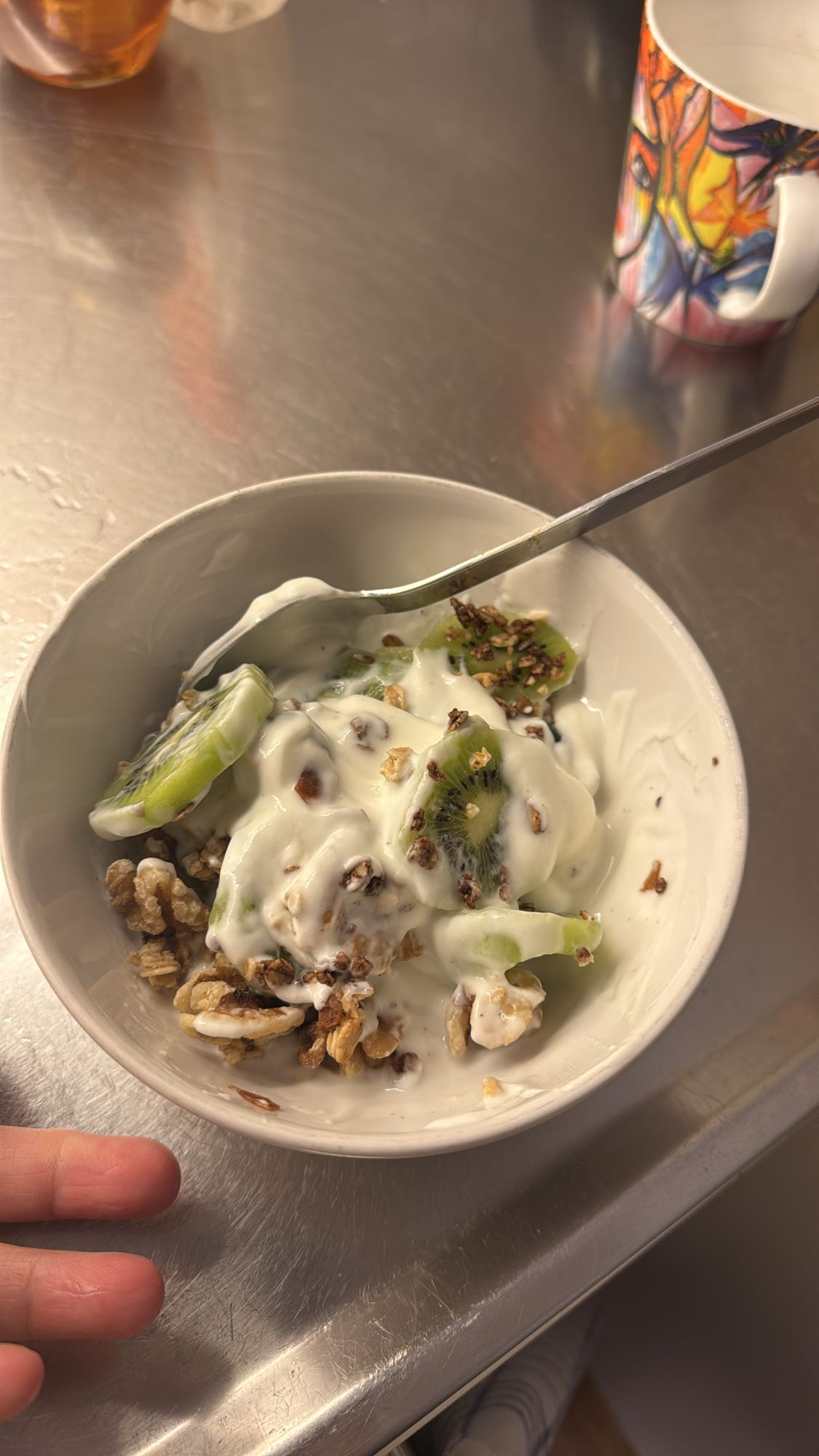 Yoghurt med kiwi & müsli