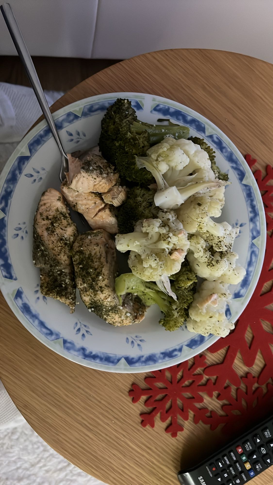 Łosoś na parze z warzywami