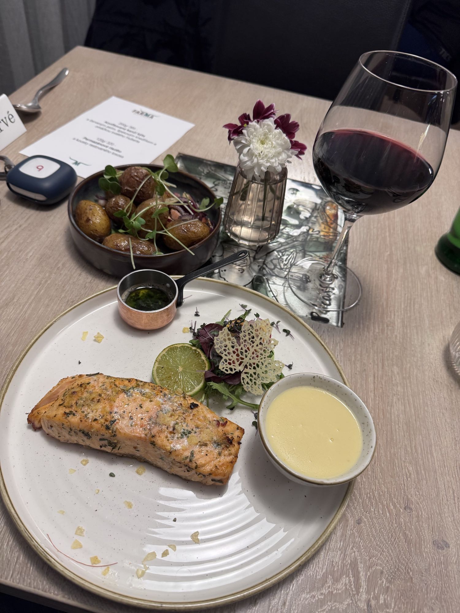 Grillet laks med poteter