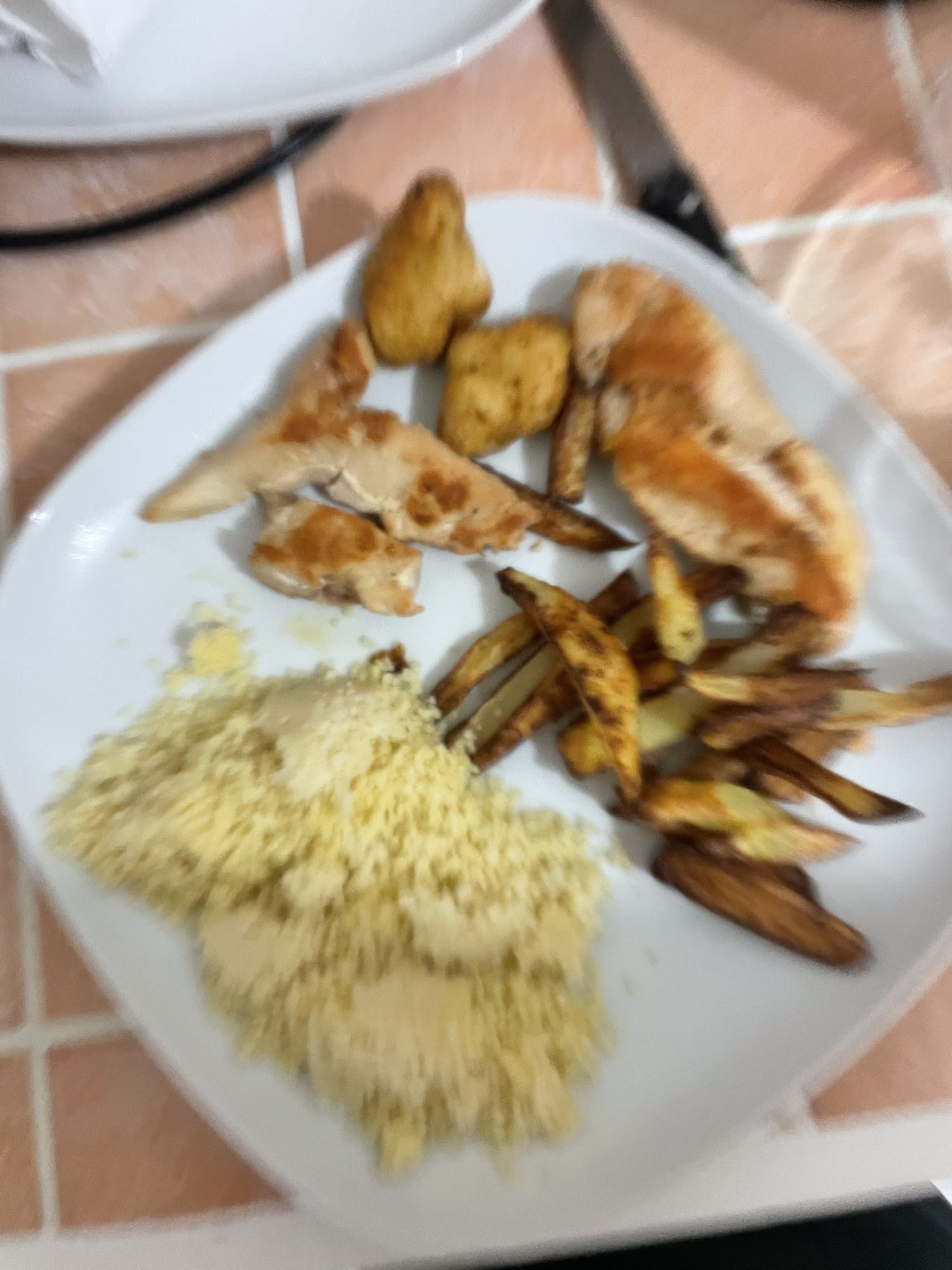 Poulet, pommes de terre, couscous
