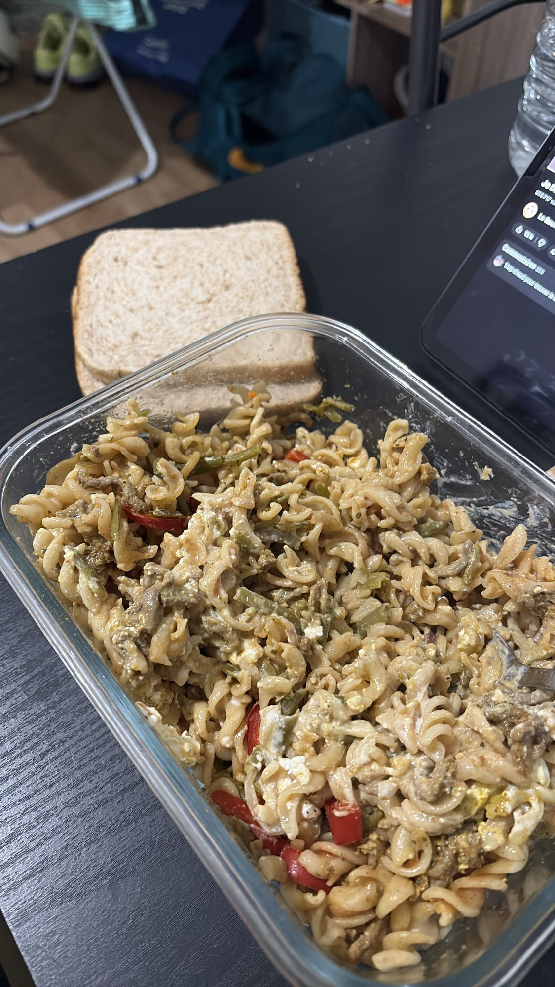 Pâtes légumes et pain