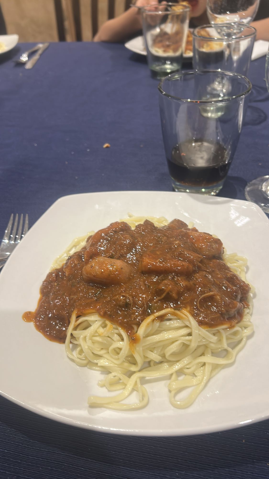 Pasta con salsa de carne