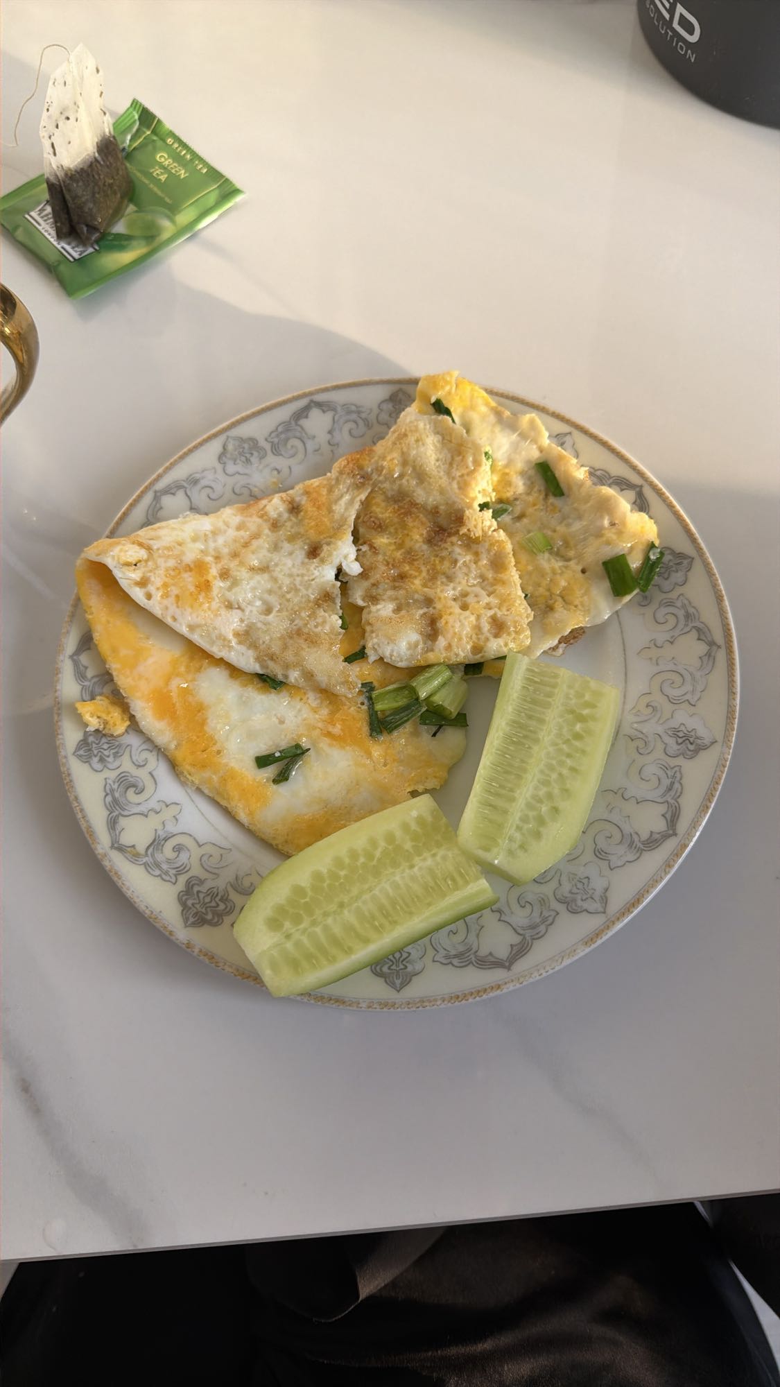 омлет с огурцом