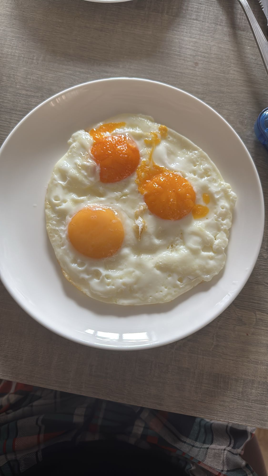 Яичница из трёх яиц