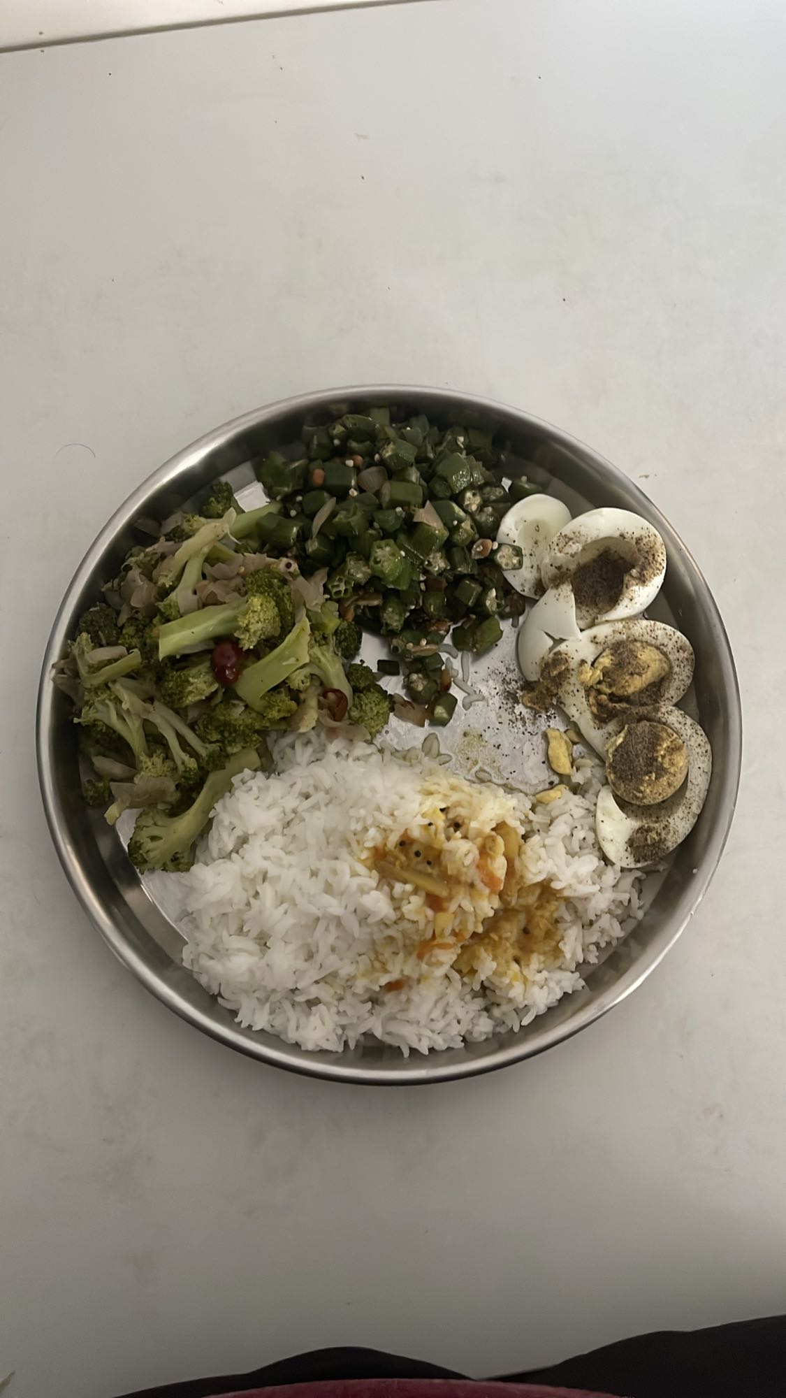 Rice, egg, veggies plate