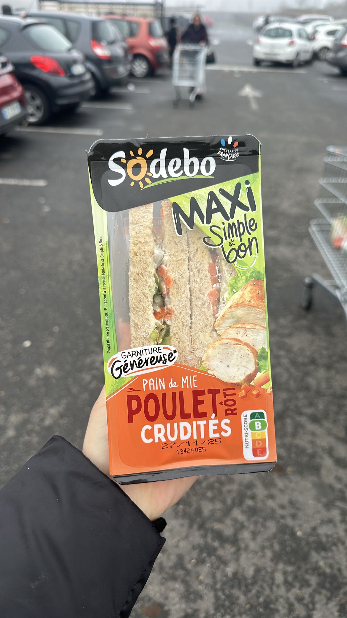 Sandviș cu pui și legume