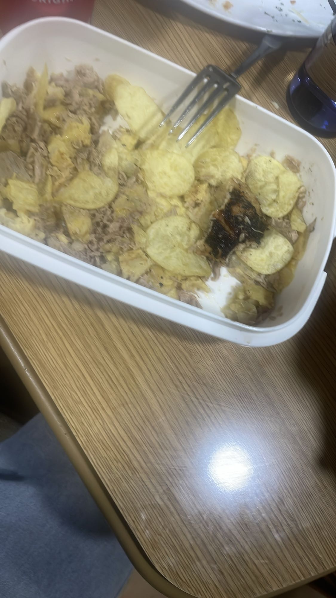 atún con papas fritas