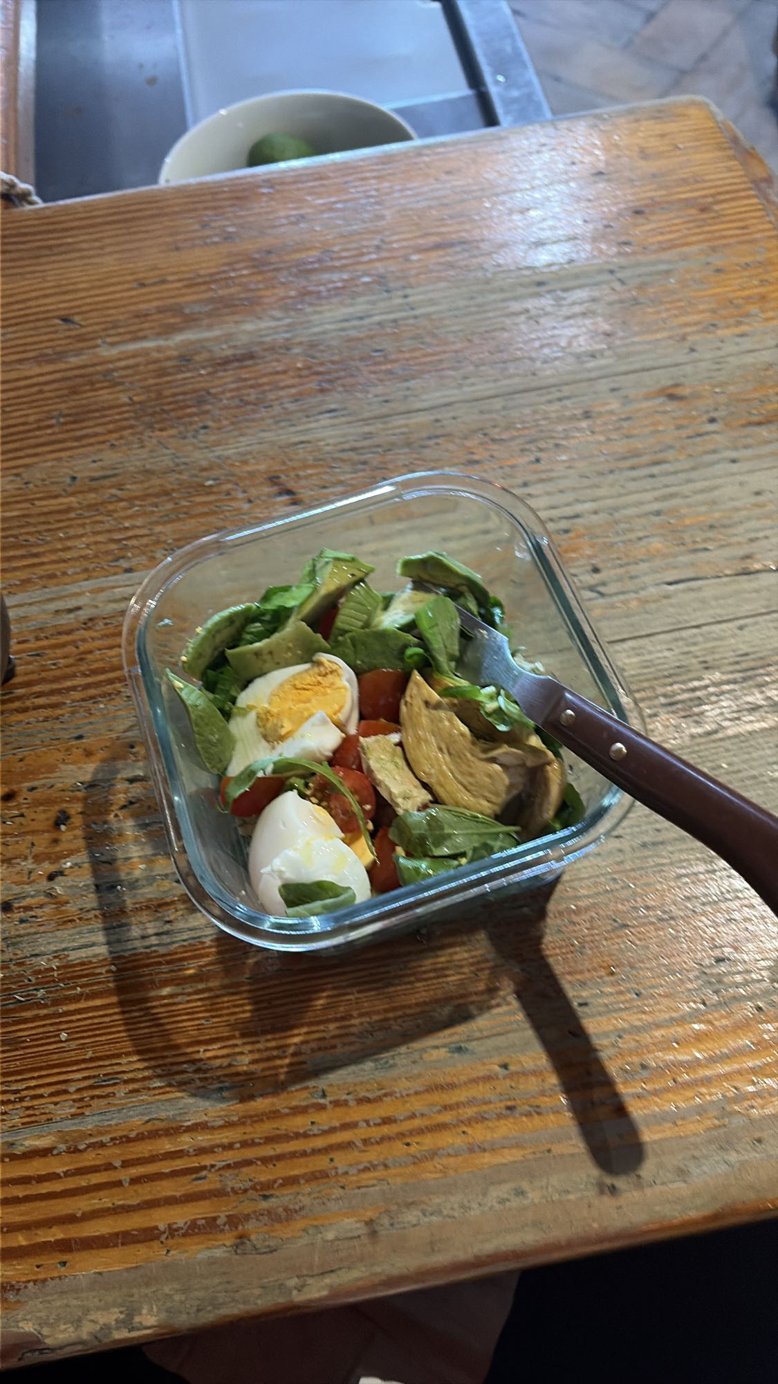 Ensalada de huevo y aguacate