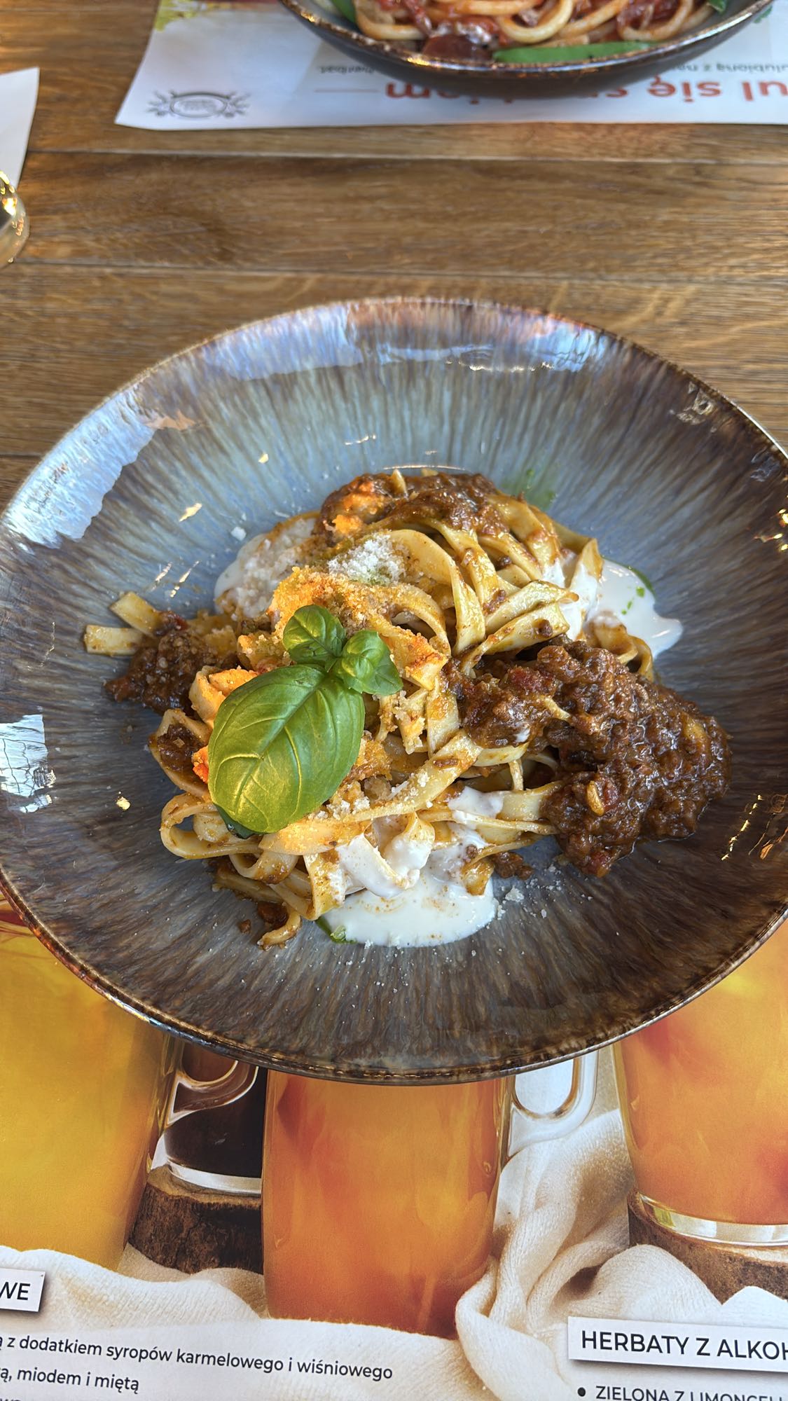 Tagliatelle z sosem bolońskim