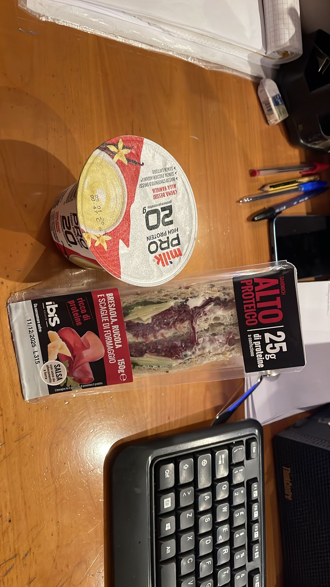 Panino e yogurt proteico