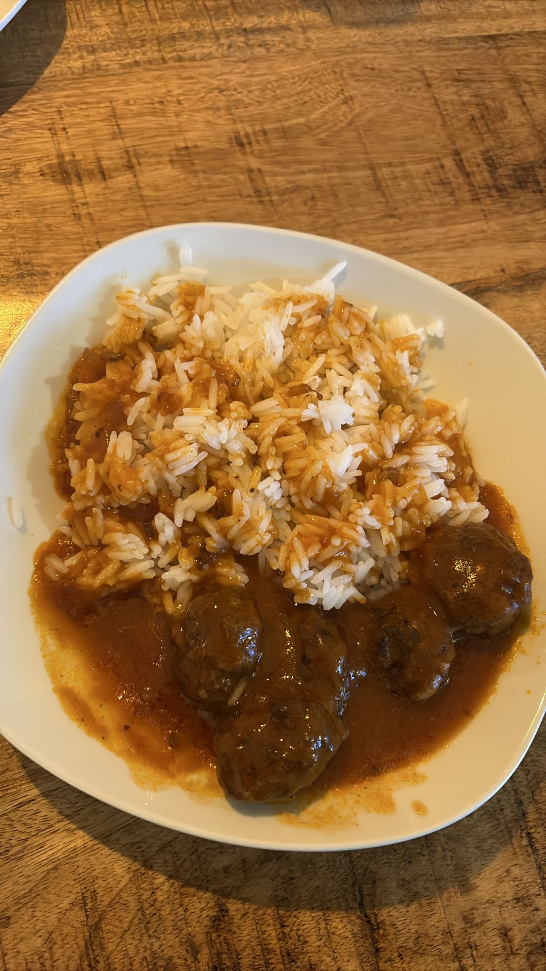 Rijst met gehaktballetjes