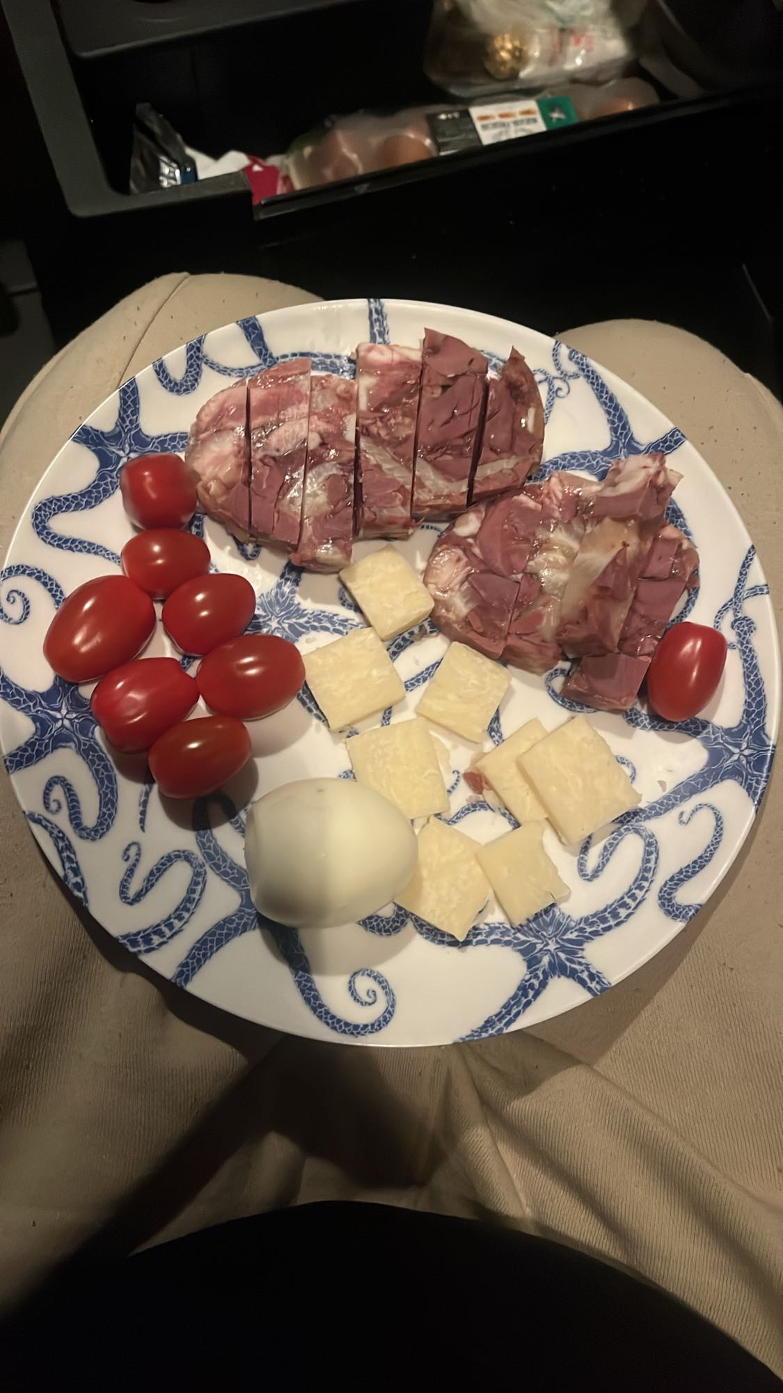 Platou rece cu ou și brânză