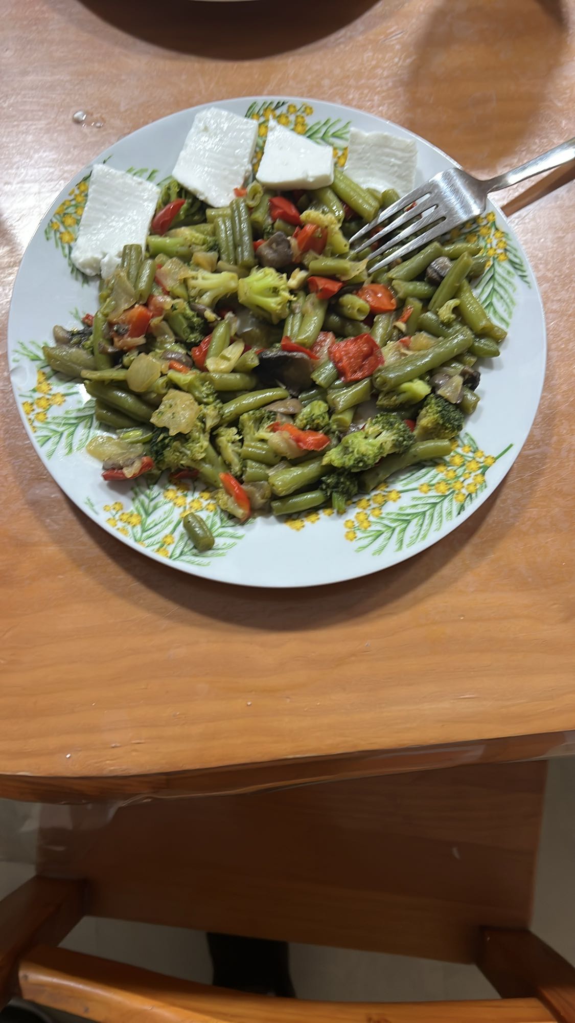 Verduras con queso fresco