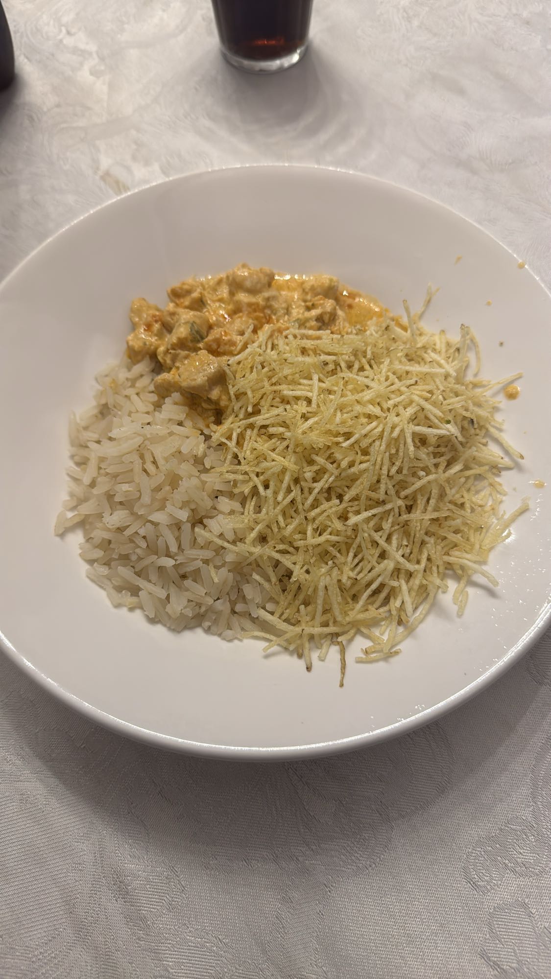 Estrogonofe com arroz e batata