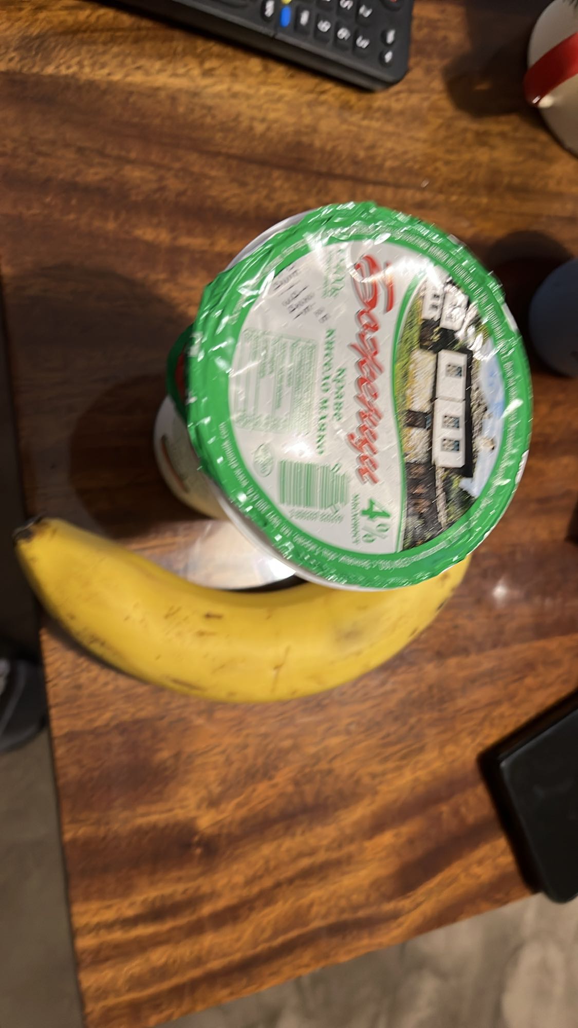 Банан и кисело мляко