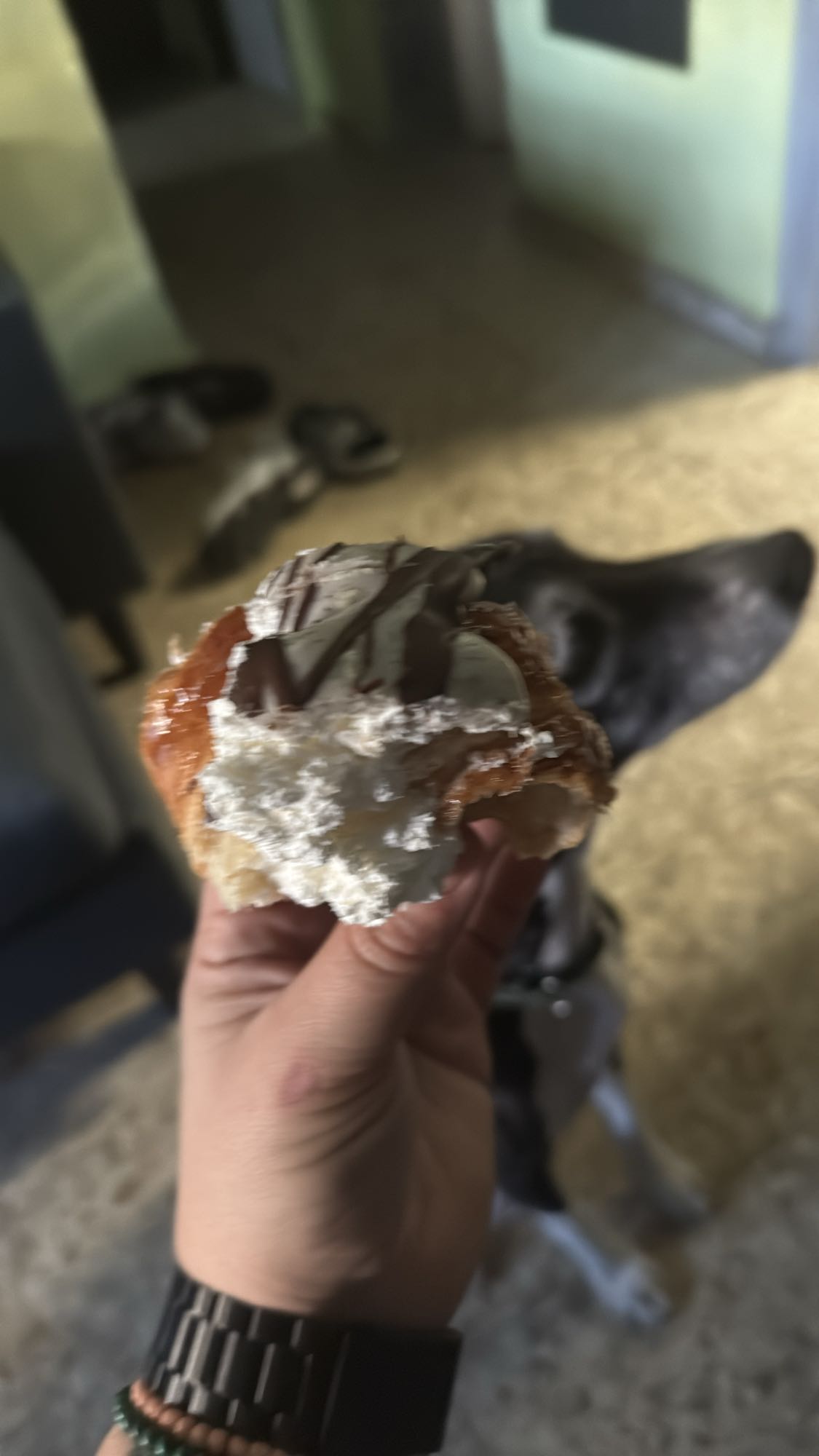 Bollo con nata y chocolate