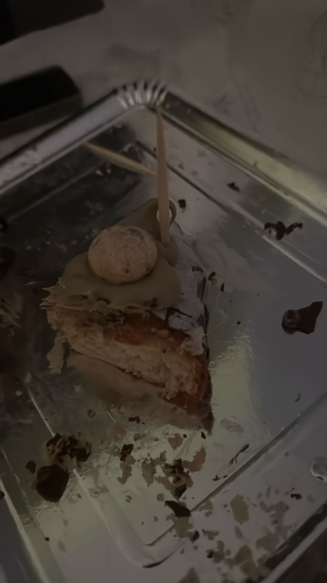 Pastel de crema y chocolate