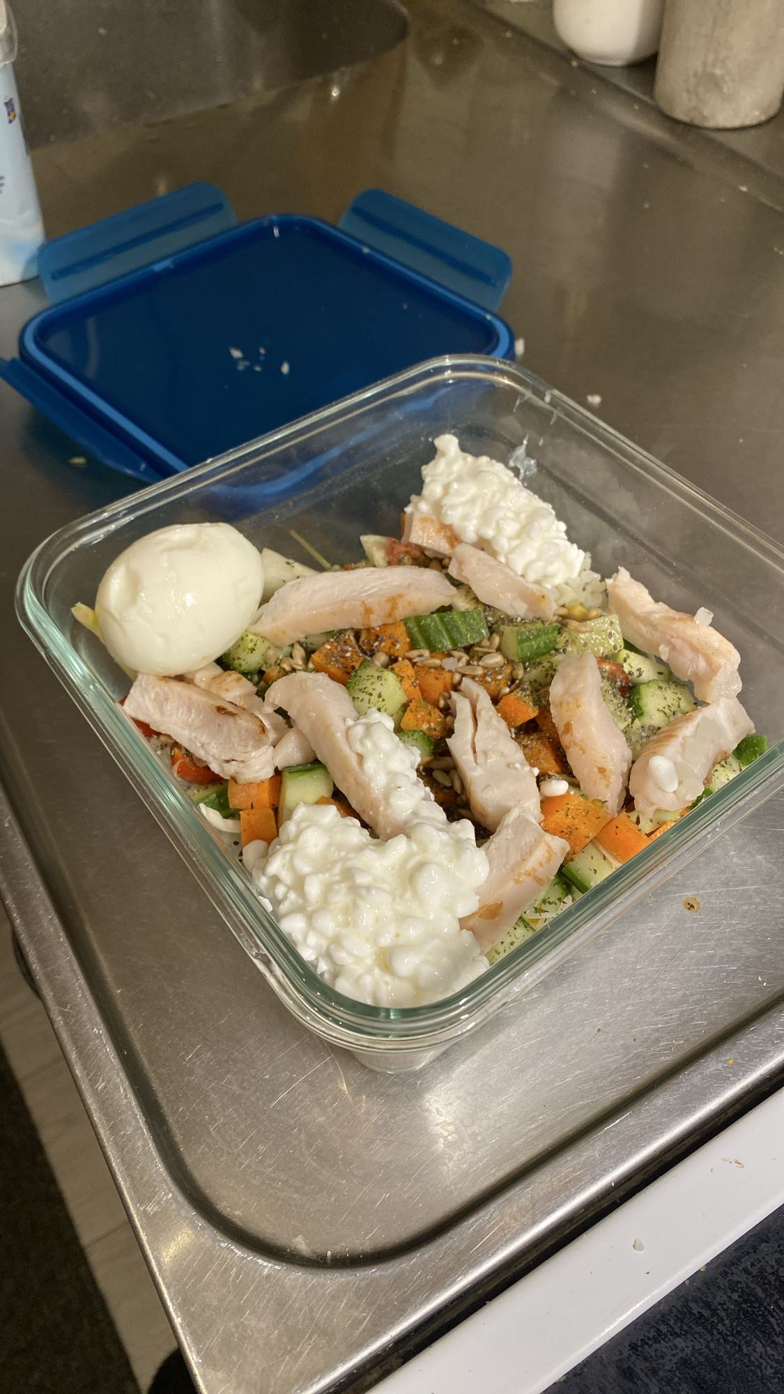 Kycklingsallad med ägg