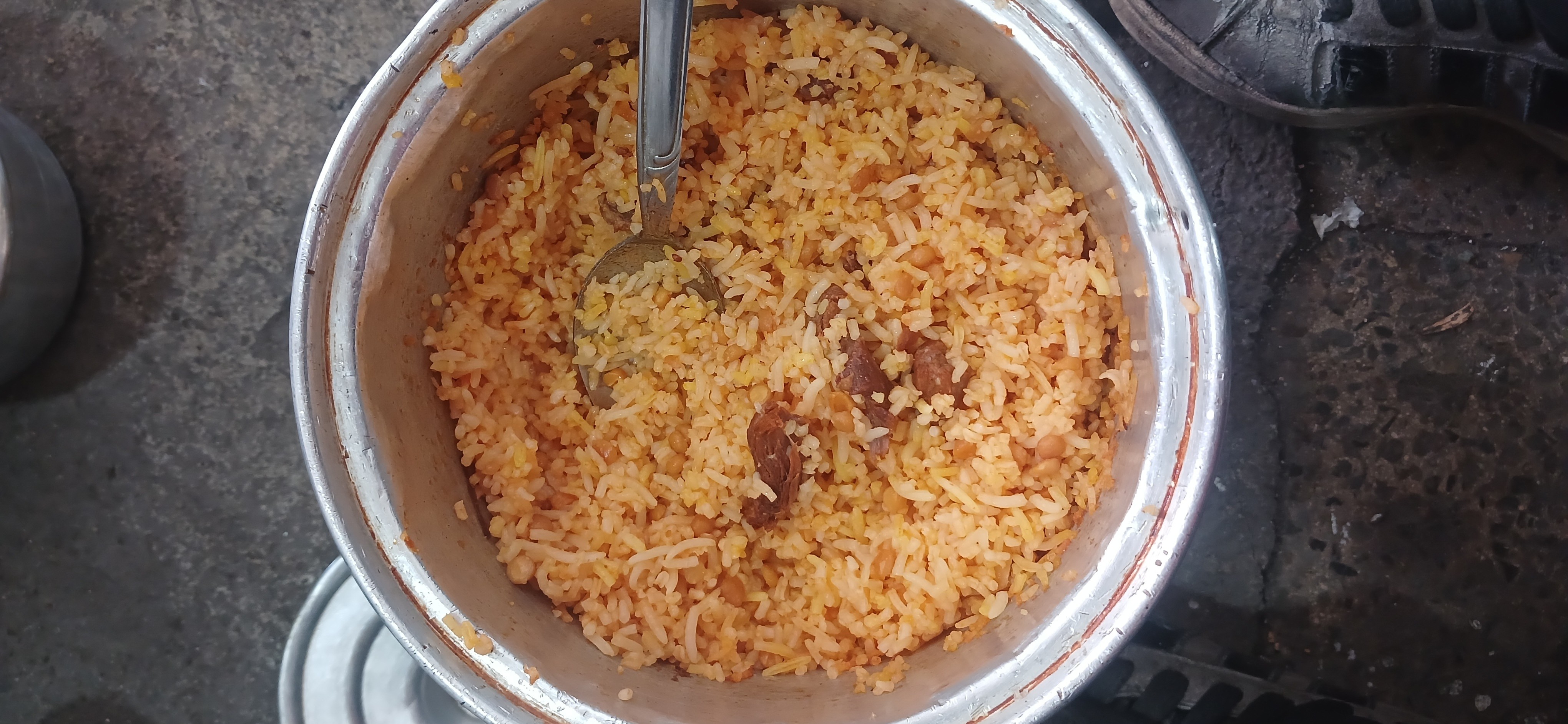 Spiced rice with meat