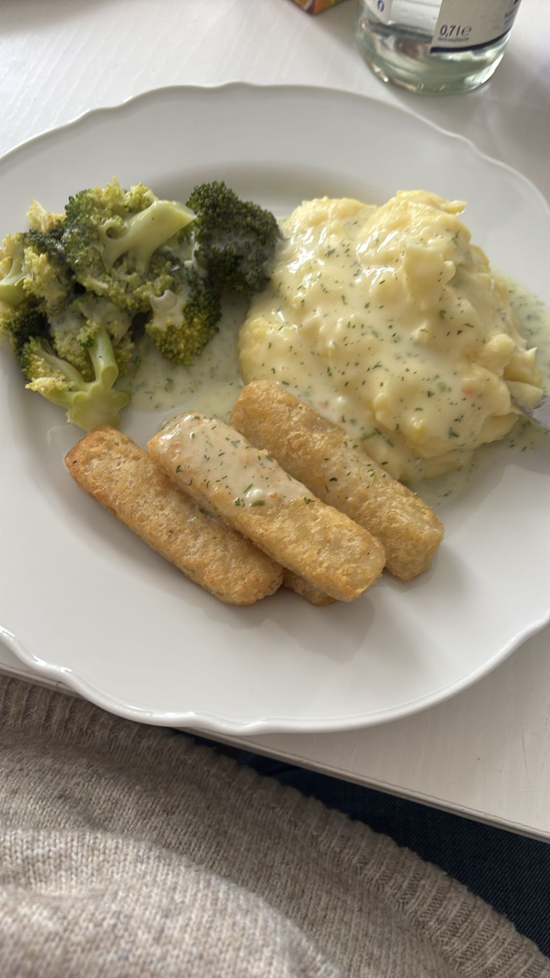 Fischstäbchen mit Kartoffelpüree