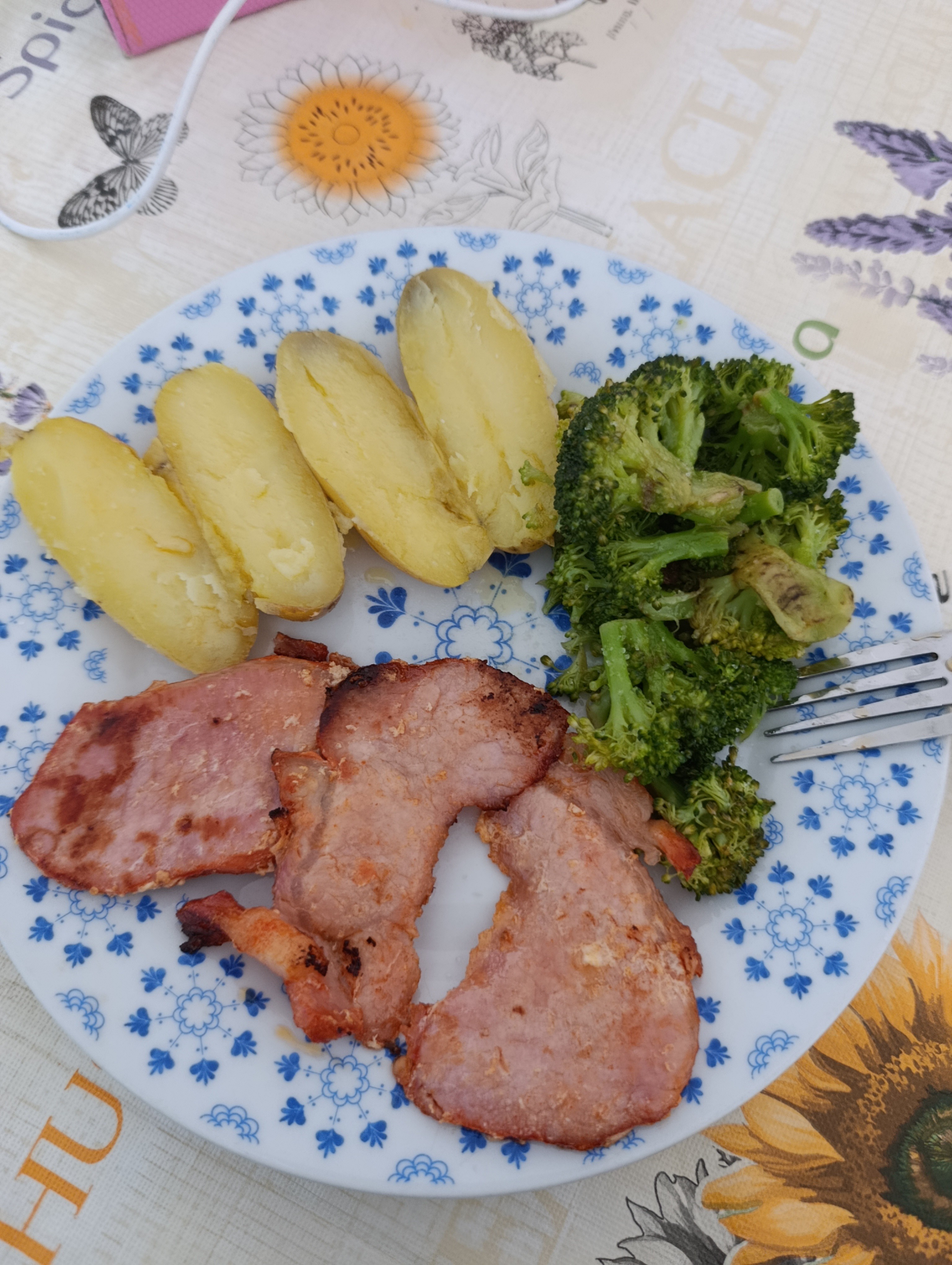 Jamón, patatas y brócoli