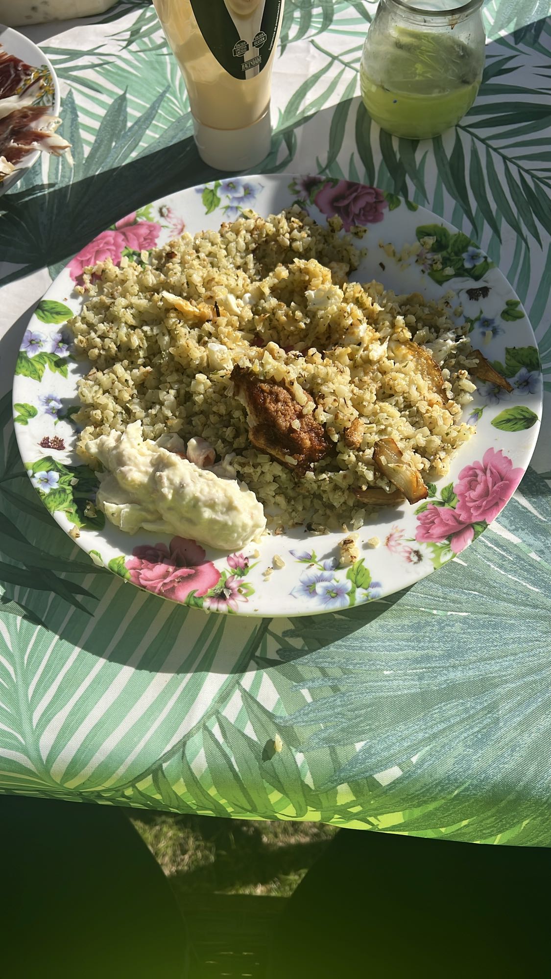 Arroz con pollo y mayonesa