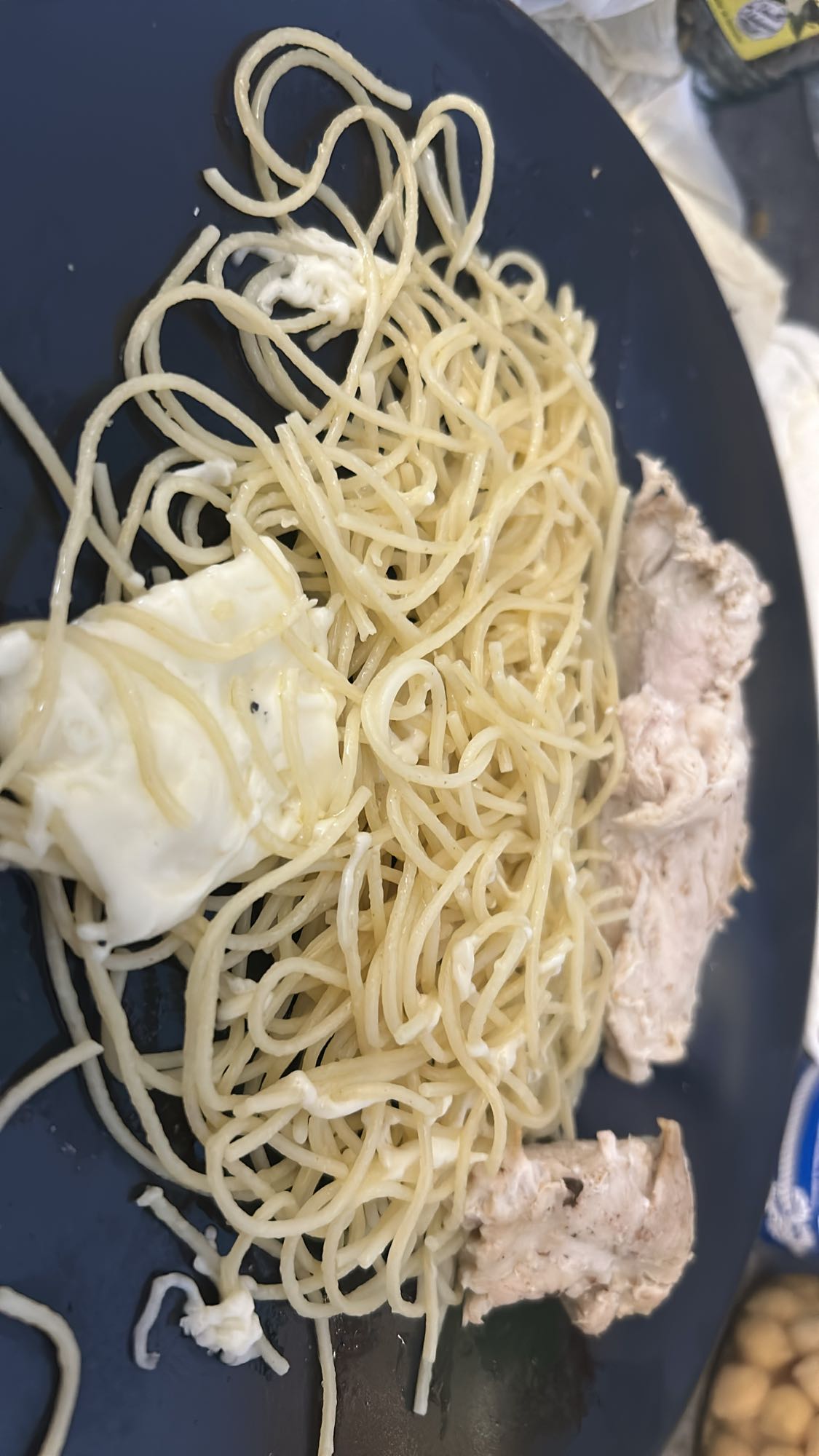 Spaghettis au fromage et blanc de poulet