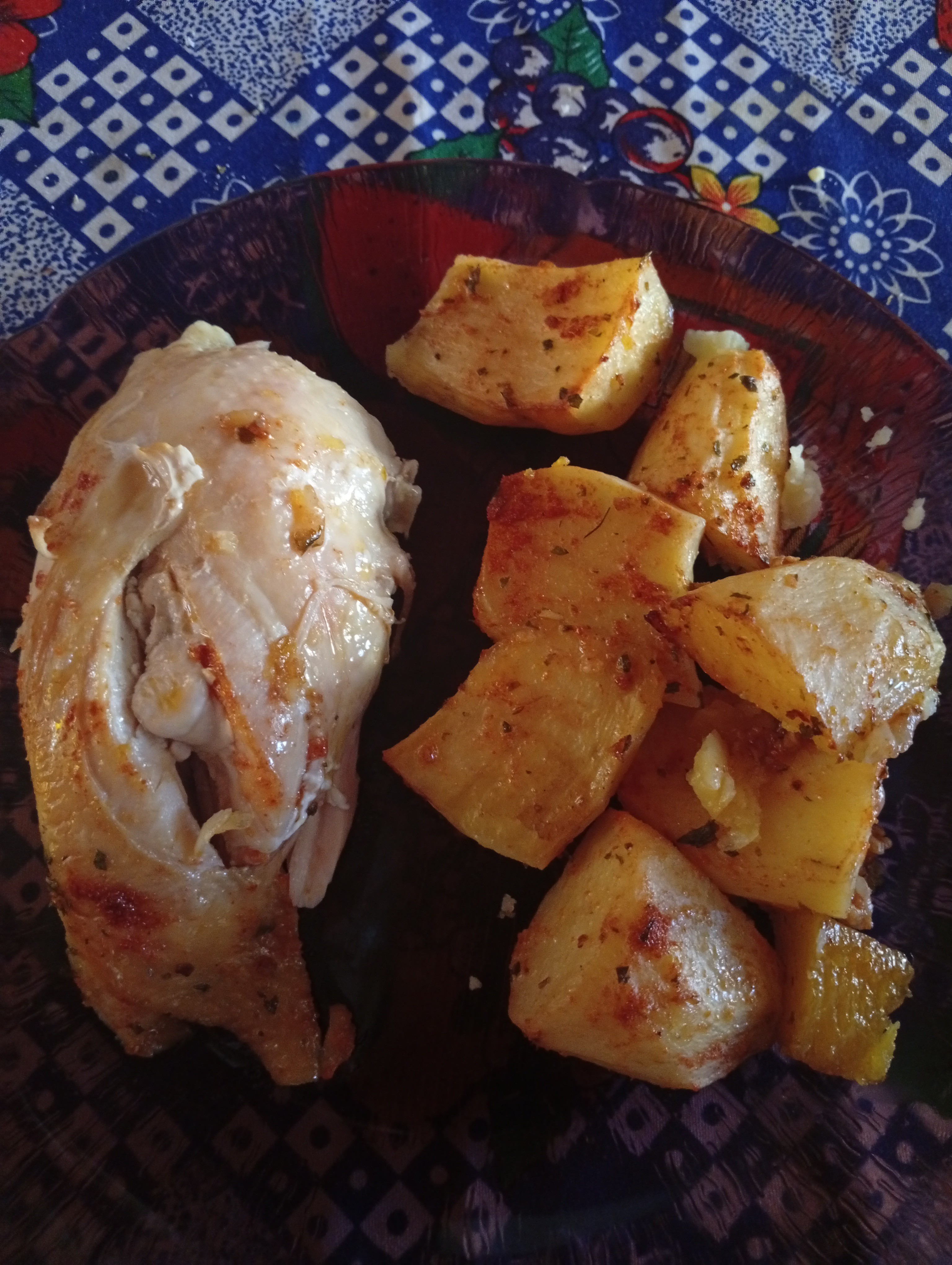 Pollo con papas asadas