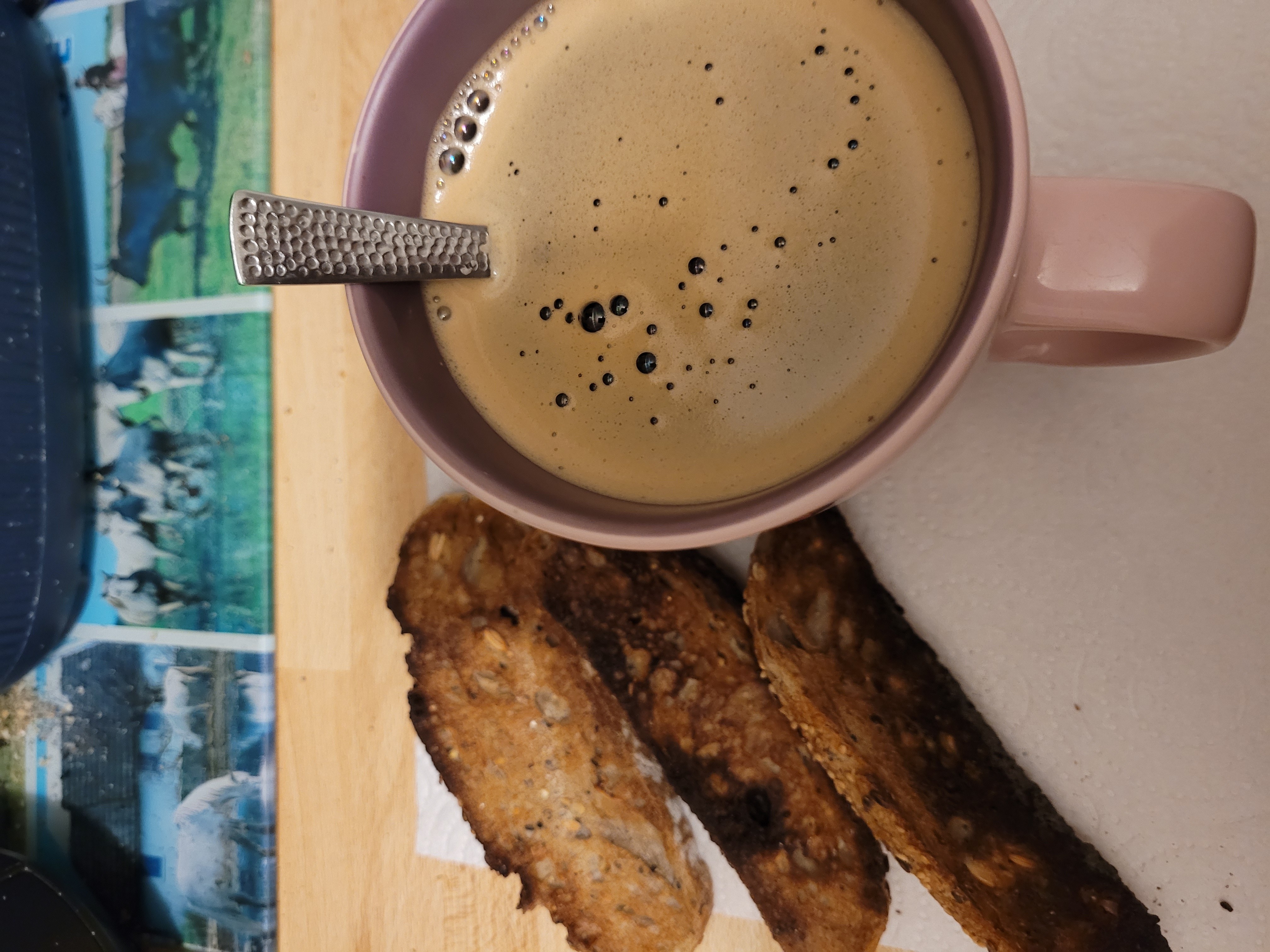 Café et tartines grillées