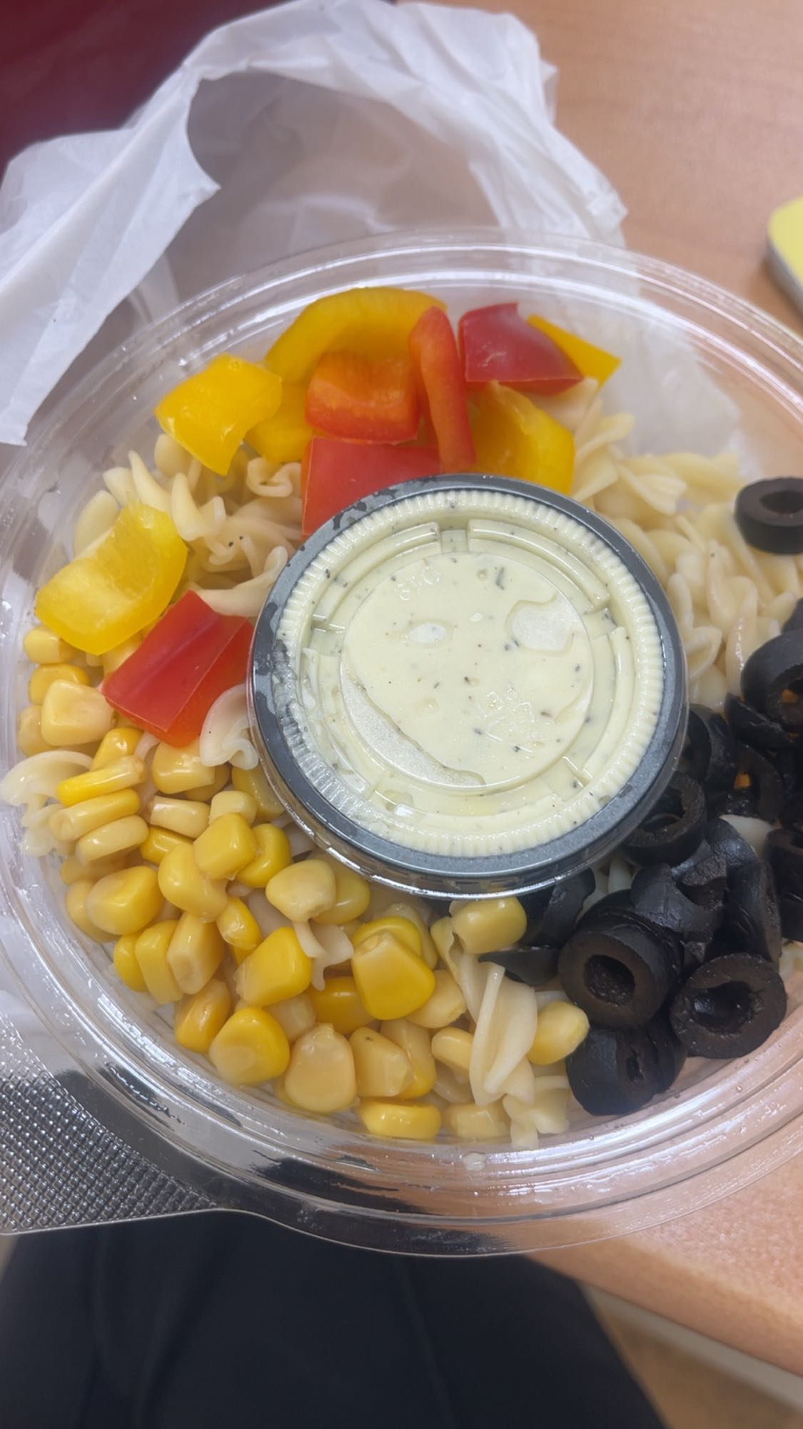 سلطة مكرونة وخضار