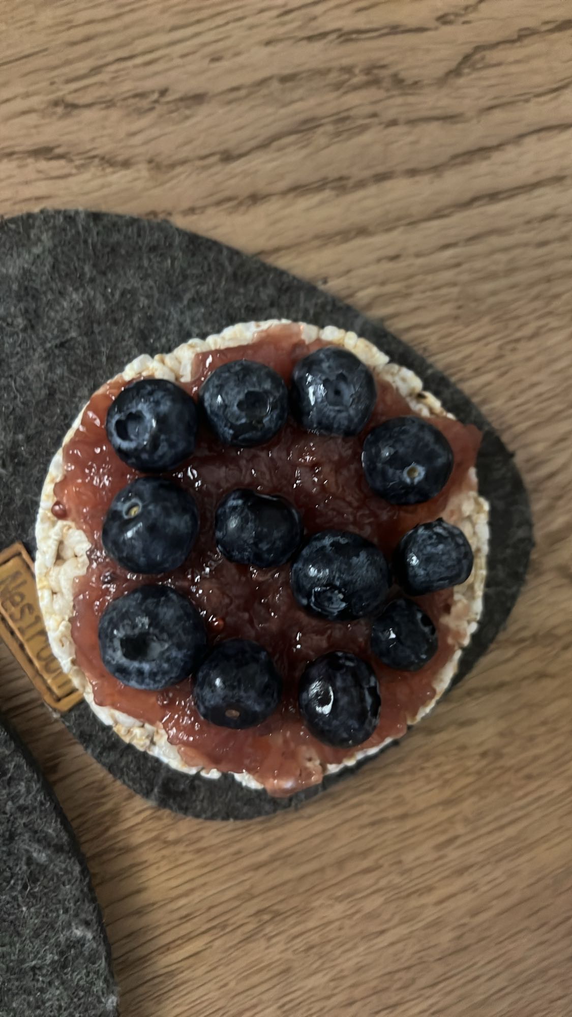 Pirinç patlağı reçelli yaban mersinli