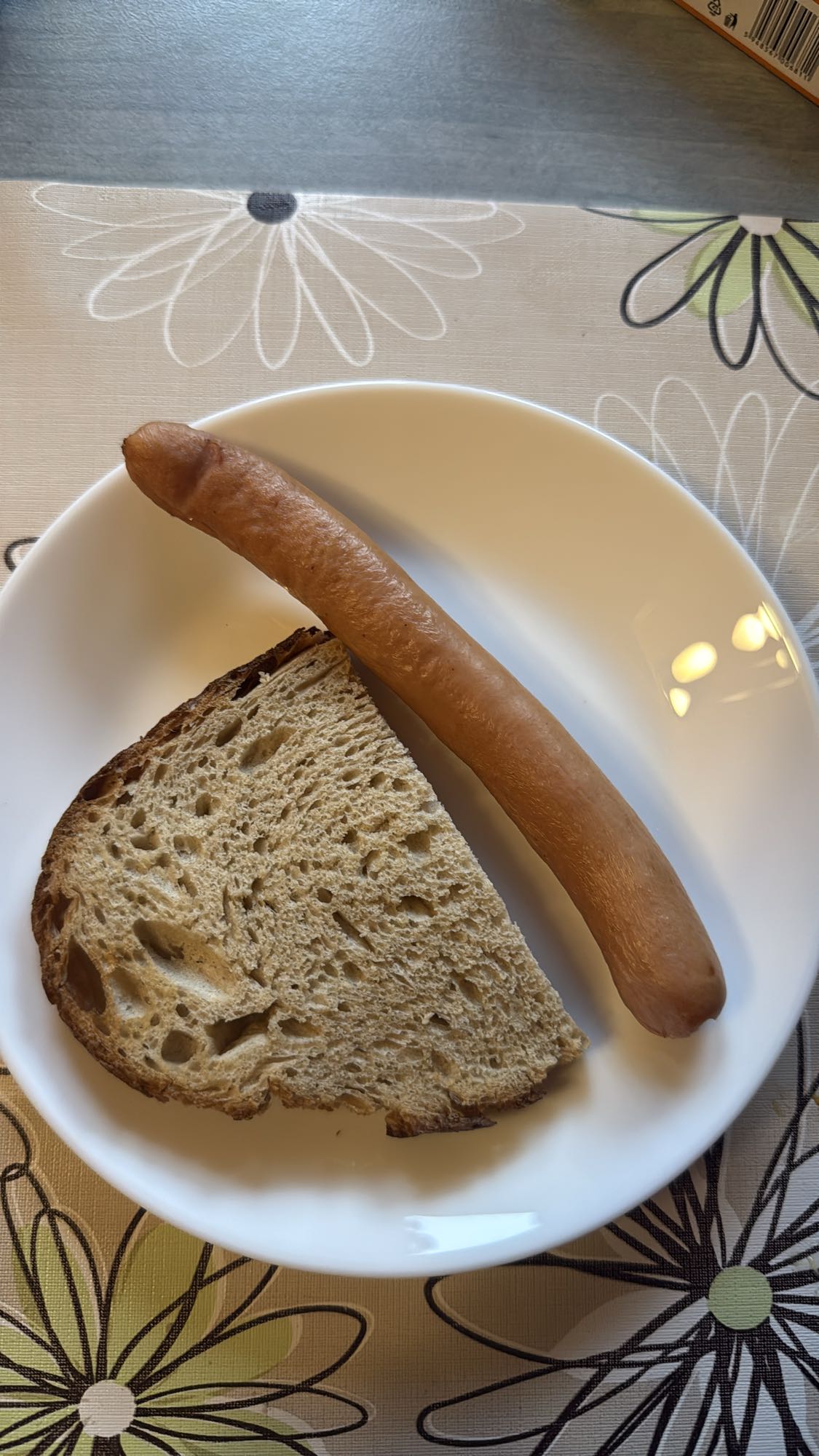 Crenvurști cu pâine