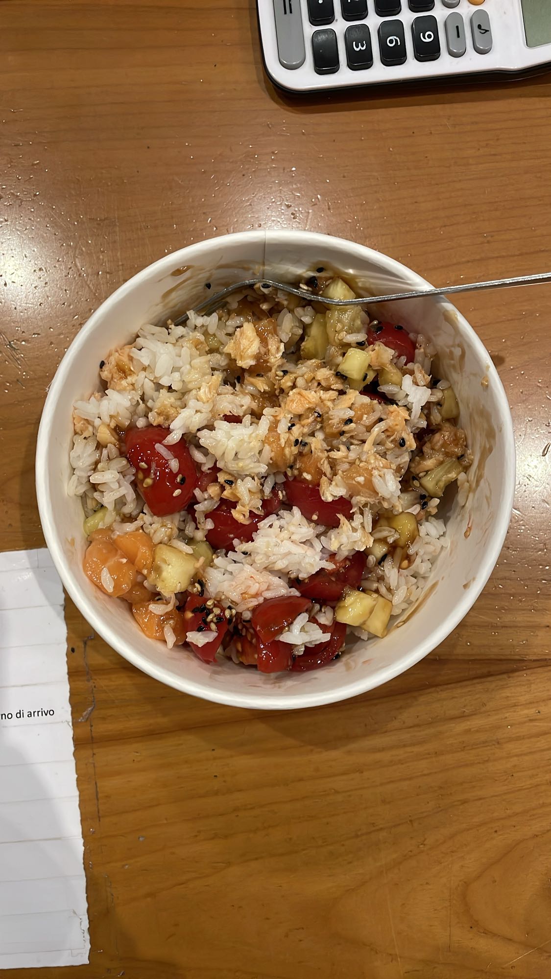 Ciotola di riso e salmone