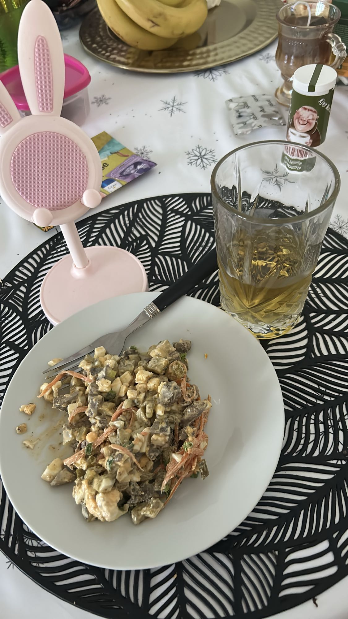 салат с печенью и овощами