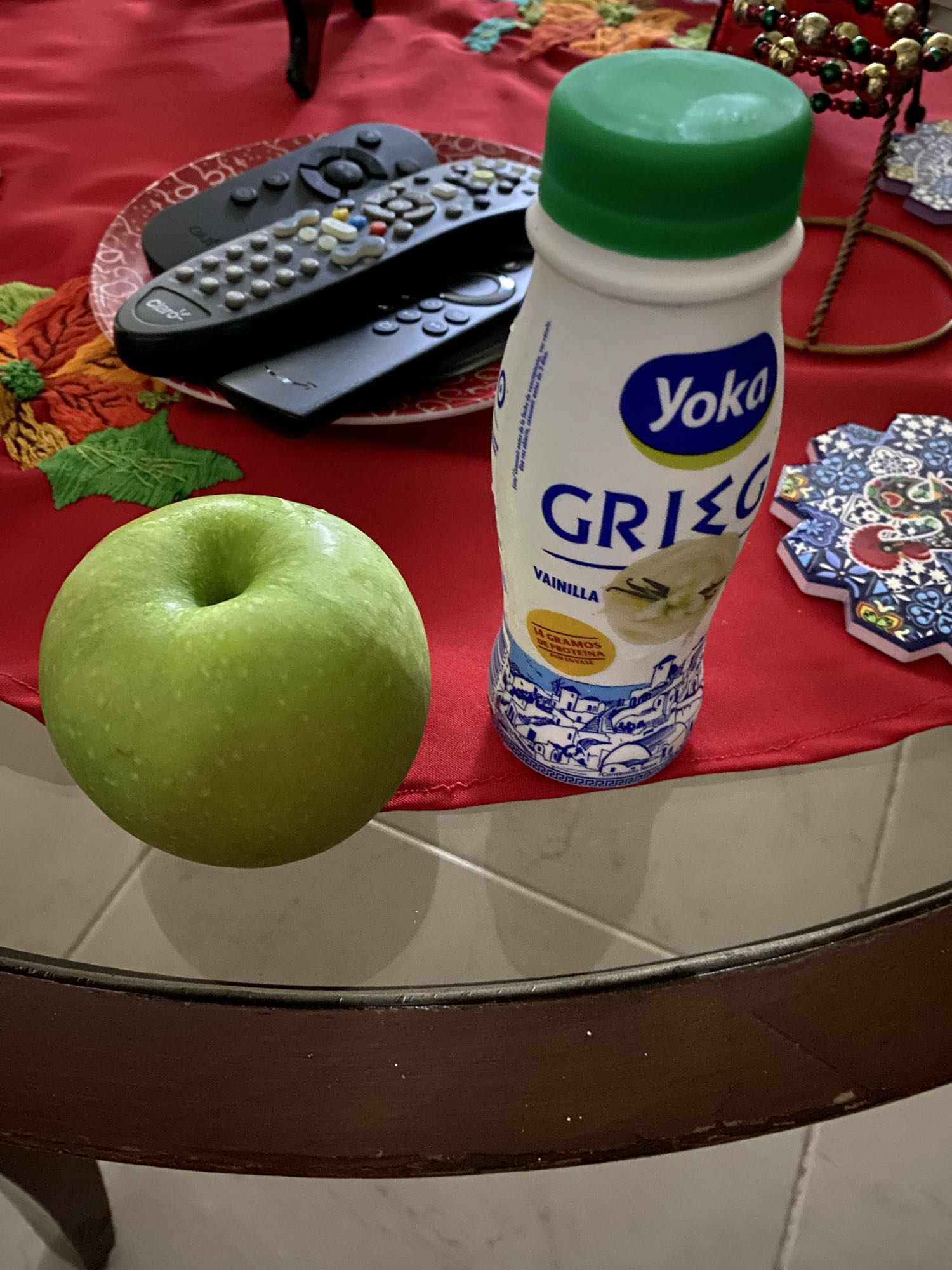 Manzana y yogur griego