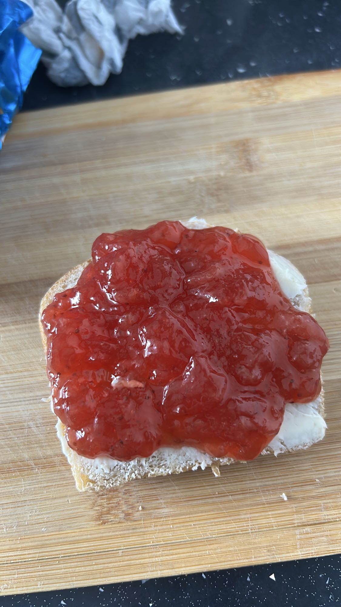 kanapka z dżemem i serem