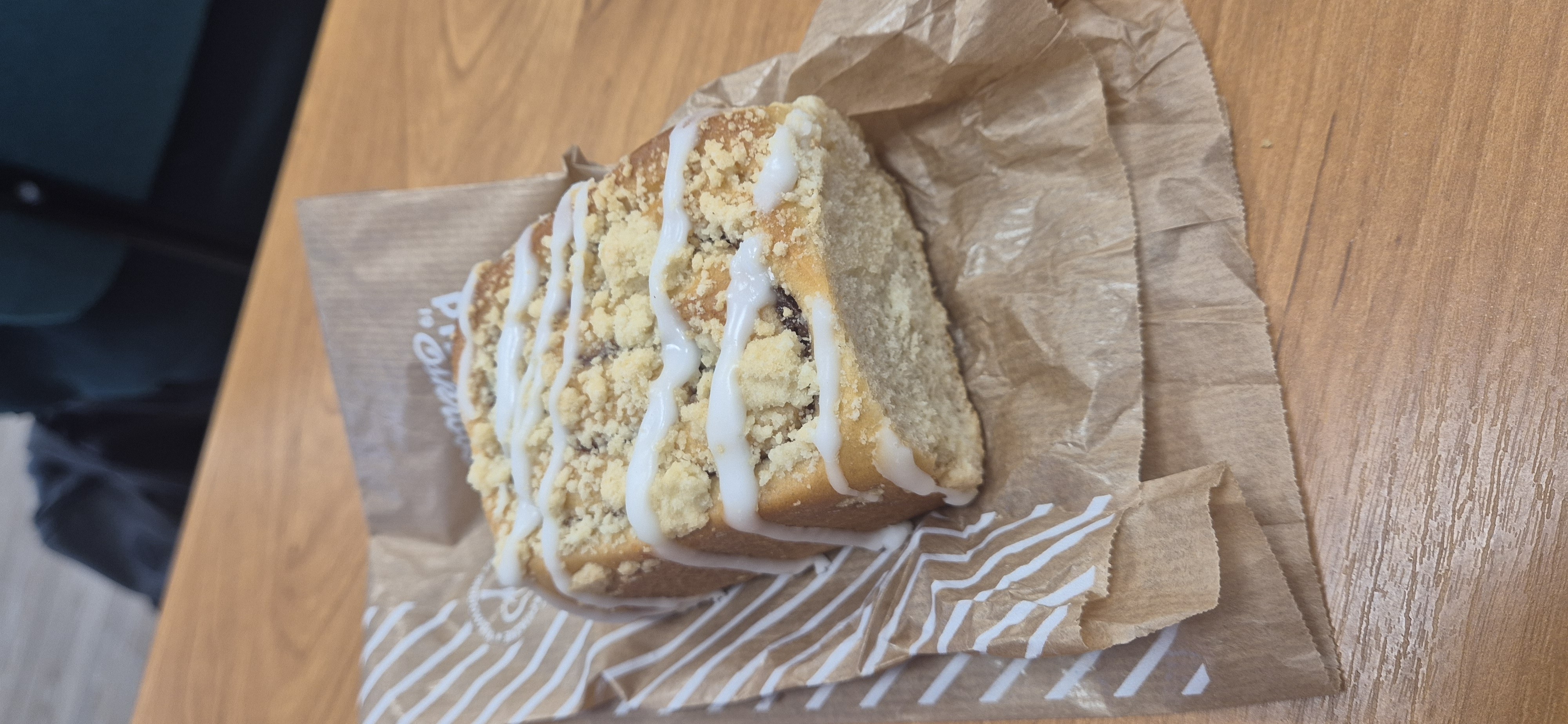 Iced crumb cake slice