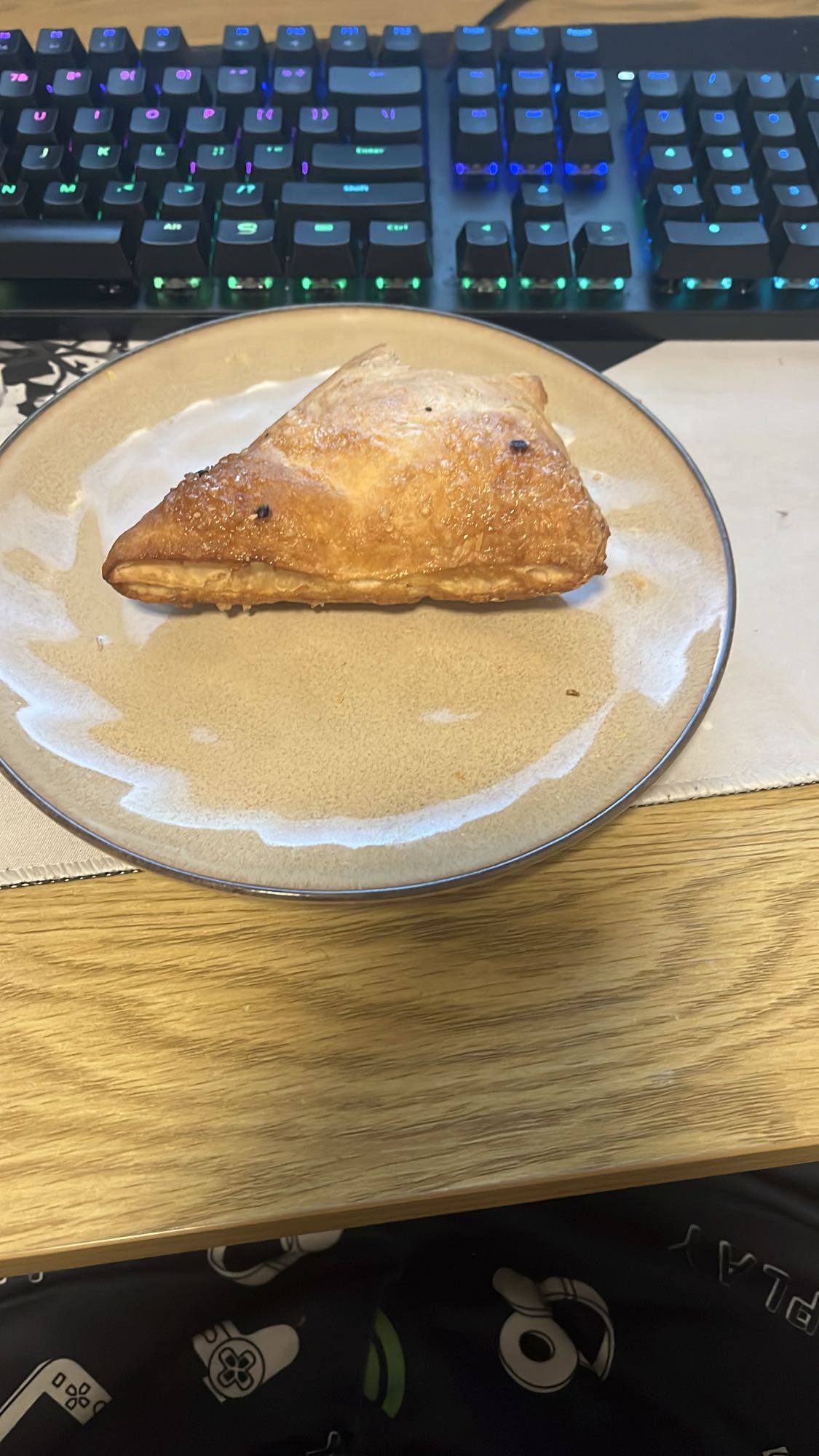 слоеный пирожок