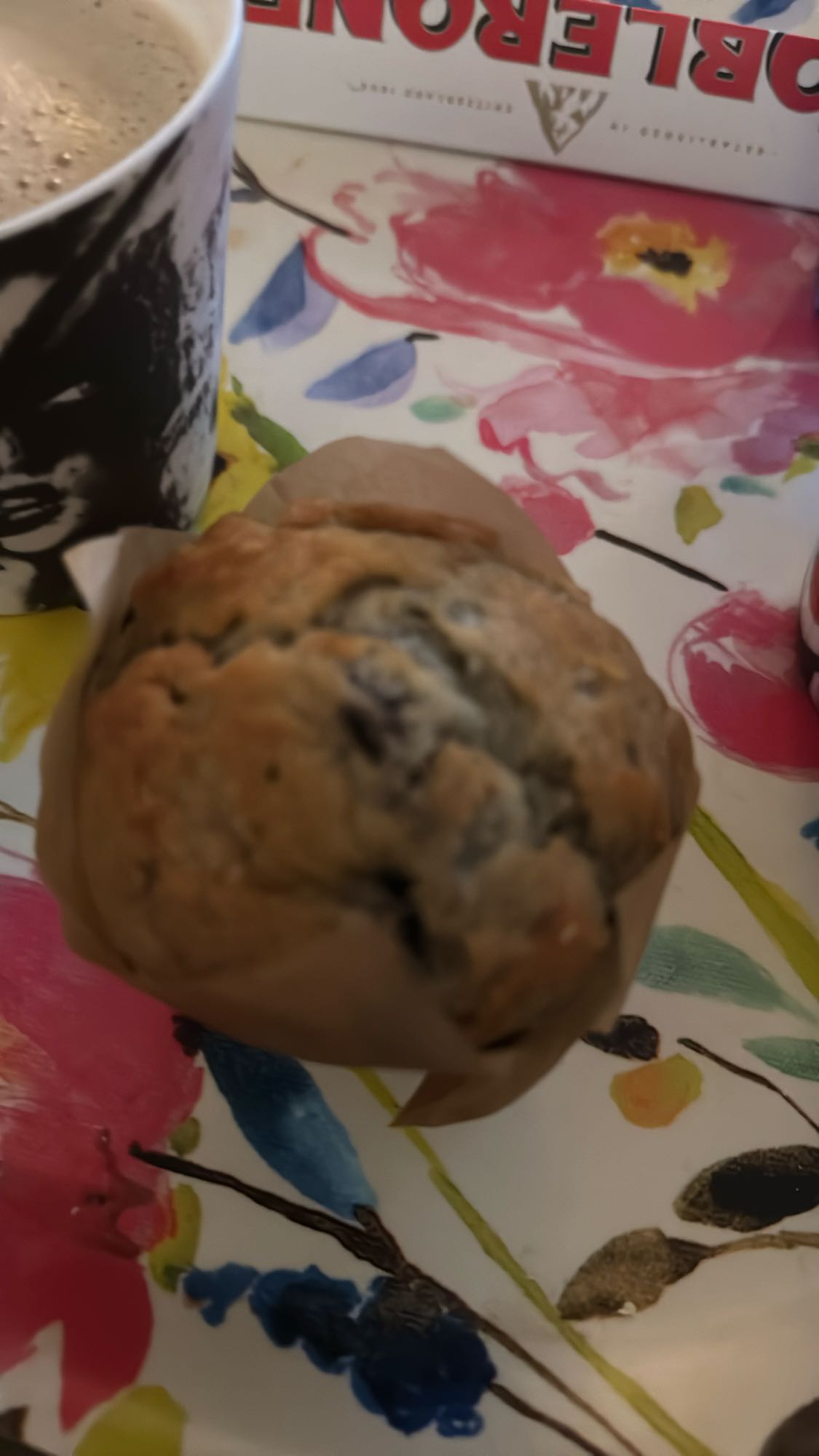 Blåbärsmuffin och kaffe